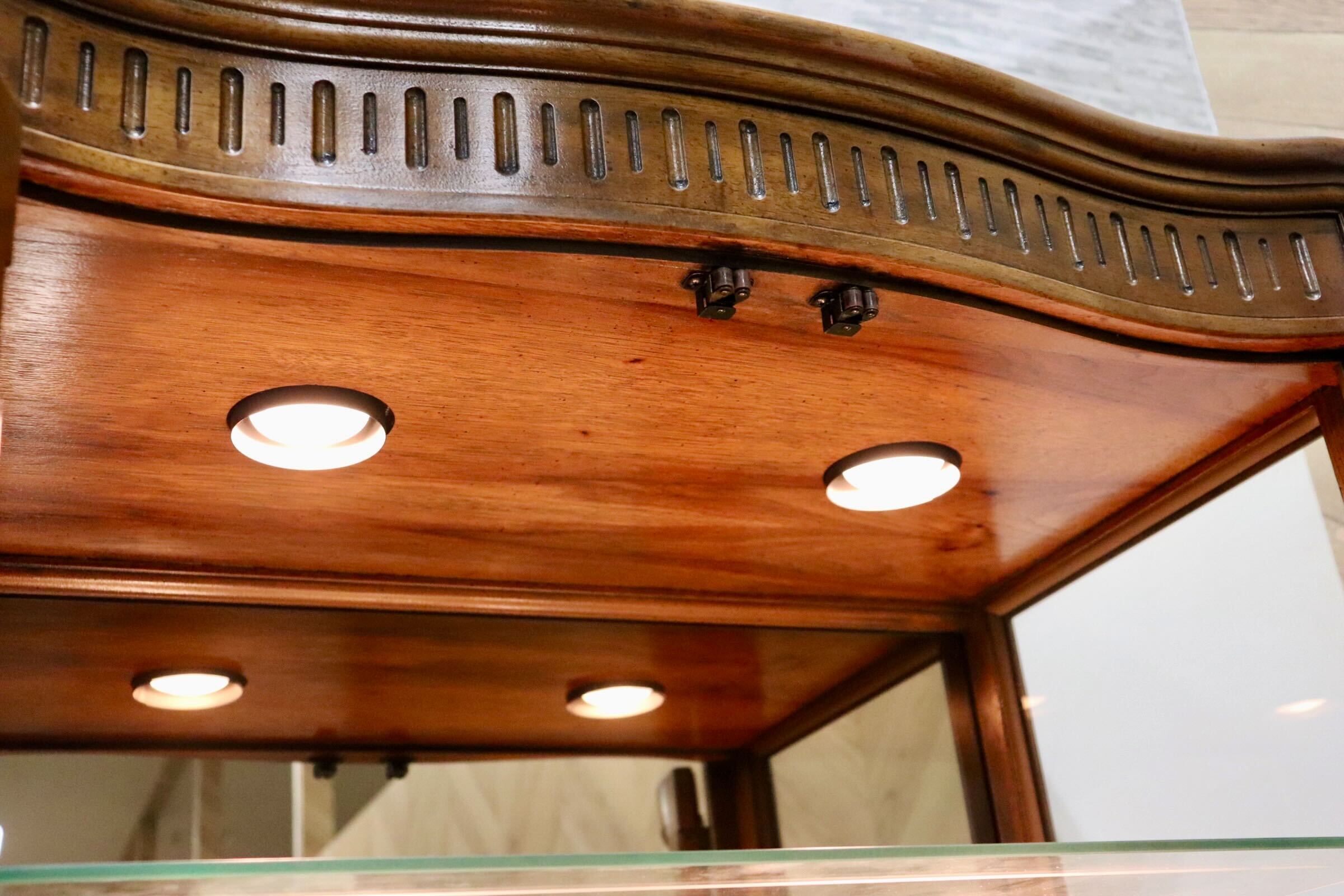 GMHS130○DREXEL HERITAGE /ドレクセルヘリテイジ Grand Villa グランドヴィラ ガラスキャビネット 飾り棚 最高級 約280万※発送不可