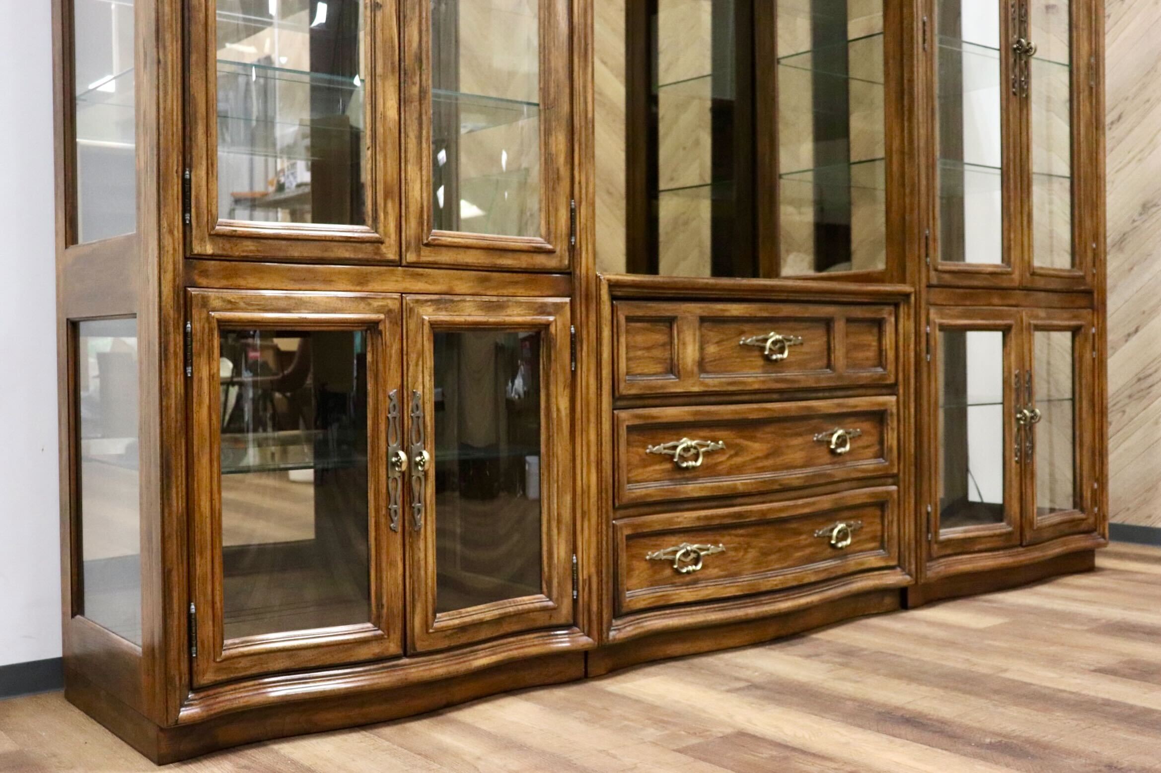 GMHS130○DREXEL HERITAGE /ドレクセルヘリテイジ Grand Villa グランドヴィラ ガラスキャビネット 飾り棚 最高級 約280万※発送不可