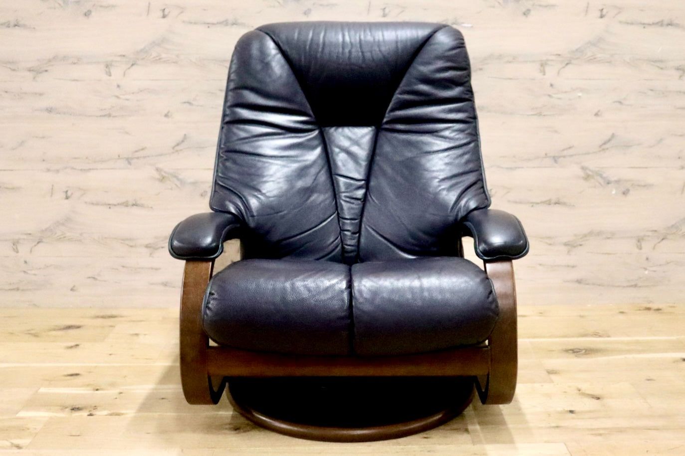 GMJK118B○冨士ファニチア / FUJI FURNITURE 1人掛けソファ リクライニングソファ 本革 ブラック 国産家具 和モダン 応接