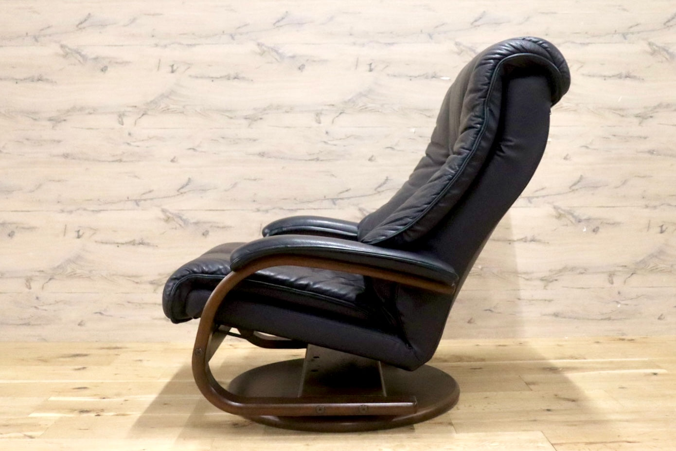GMJK118B○冨士ファニチア / FUJI FURNITURE 1人掛けソファ リクライニングソファ 本革 ブラック 国産家具 和モダン 応接
