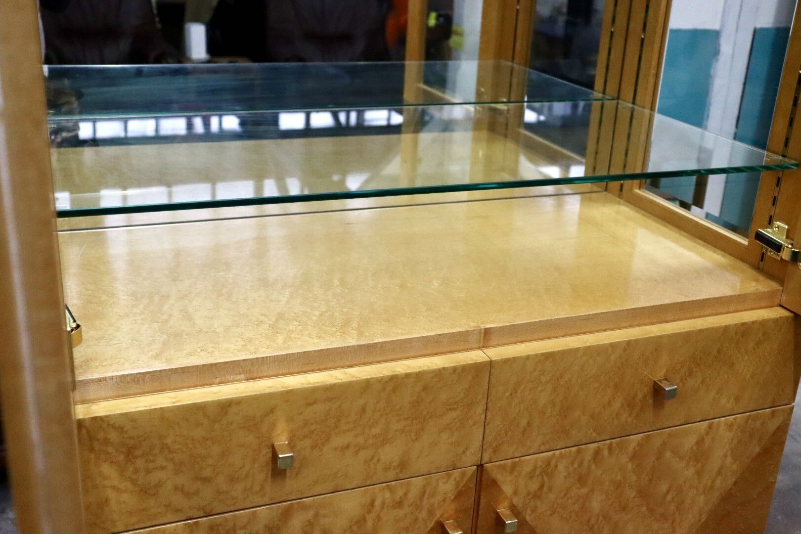 GMJN51◯IDC大塚家具 スプレンダー キュリオケース 飾り棚 キャビネット リビングボード バーズアイメープル 最高級 定価約60万 美品
