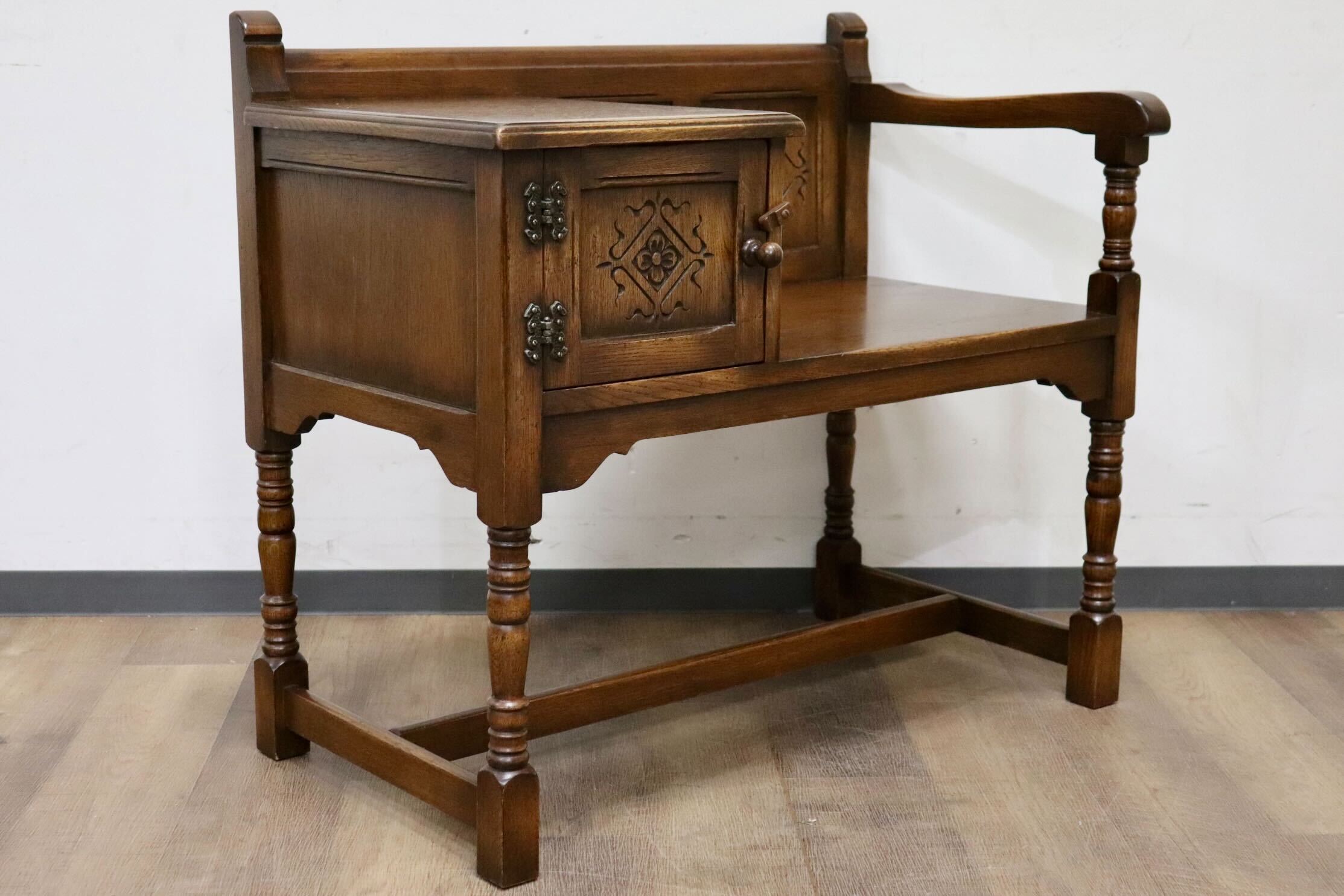 GMIS12○西洋 アンティーク イギリス テレフォンベンチ チェア 椅子 彫刻 レトロ ヨーロピアン クラシック ヴィンテージ オーク材