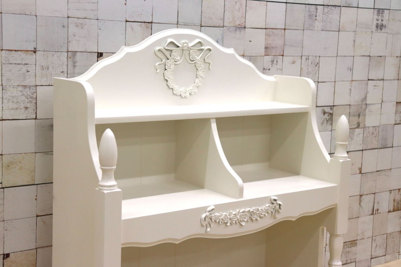 GMGS292A○COUNTRY WHITE / カントリーホワイト Praha Hutch 800 ハッチ 上台 収納棚 シェルフ 飾り棚 ホワイト 輸入家具 展示品