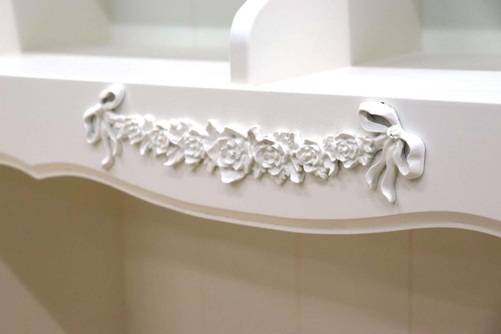 GMGS292A○COUNTRY WHITE / カントリーホワイト Praha Hutch 800 ハッチ 上台 収納棚 シェルフ 飾り棚 ホワイト 輸入家具 展示品