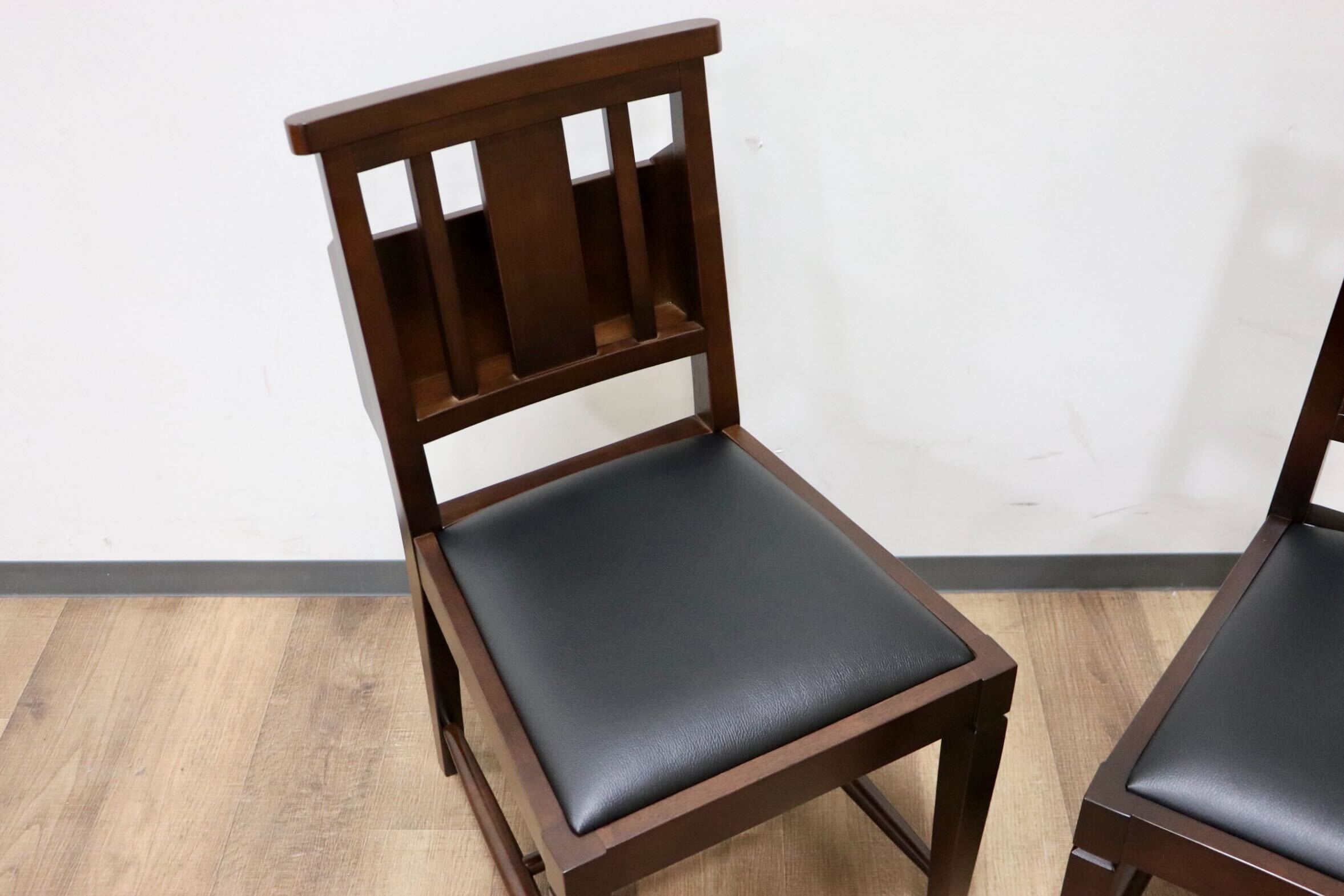 GMGN342I○CHERRY FURNITURE / 桜屋工業 ダイニングチェア チャーチチェア マガジンラック 合皮 ダークブラウン 2脚セット モダン 未使用品