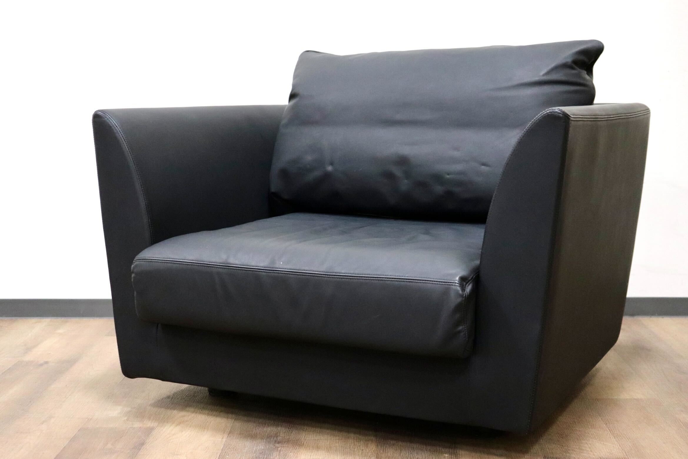 GMGS206B○arflex / アルフレックス A SOFA MEDIUM エーソファ ミディアム 黒 本革 シングルソファ 1人掛けソファ イタリアモダン 約50万