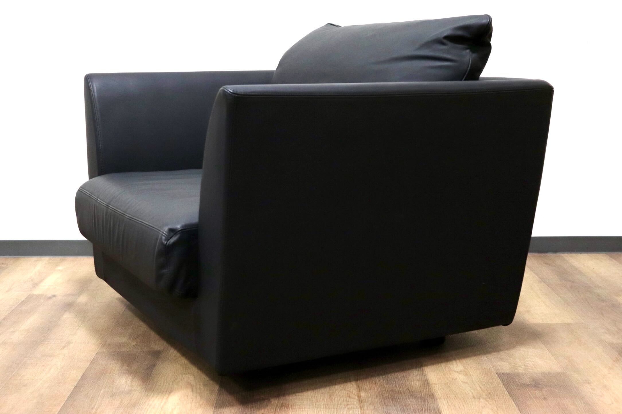 GMGS206B○arflex / アルフレックス A SOFA MEDIUM エーソファ ミディアム 黒 本革 シングルソファ 1人掛けソファ イタリアモダン 約50万