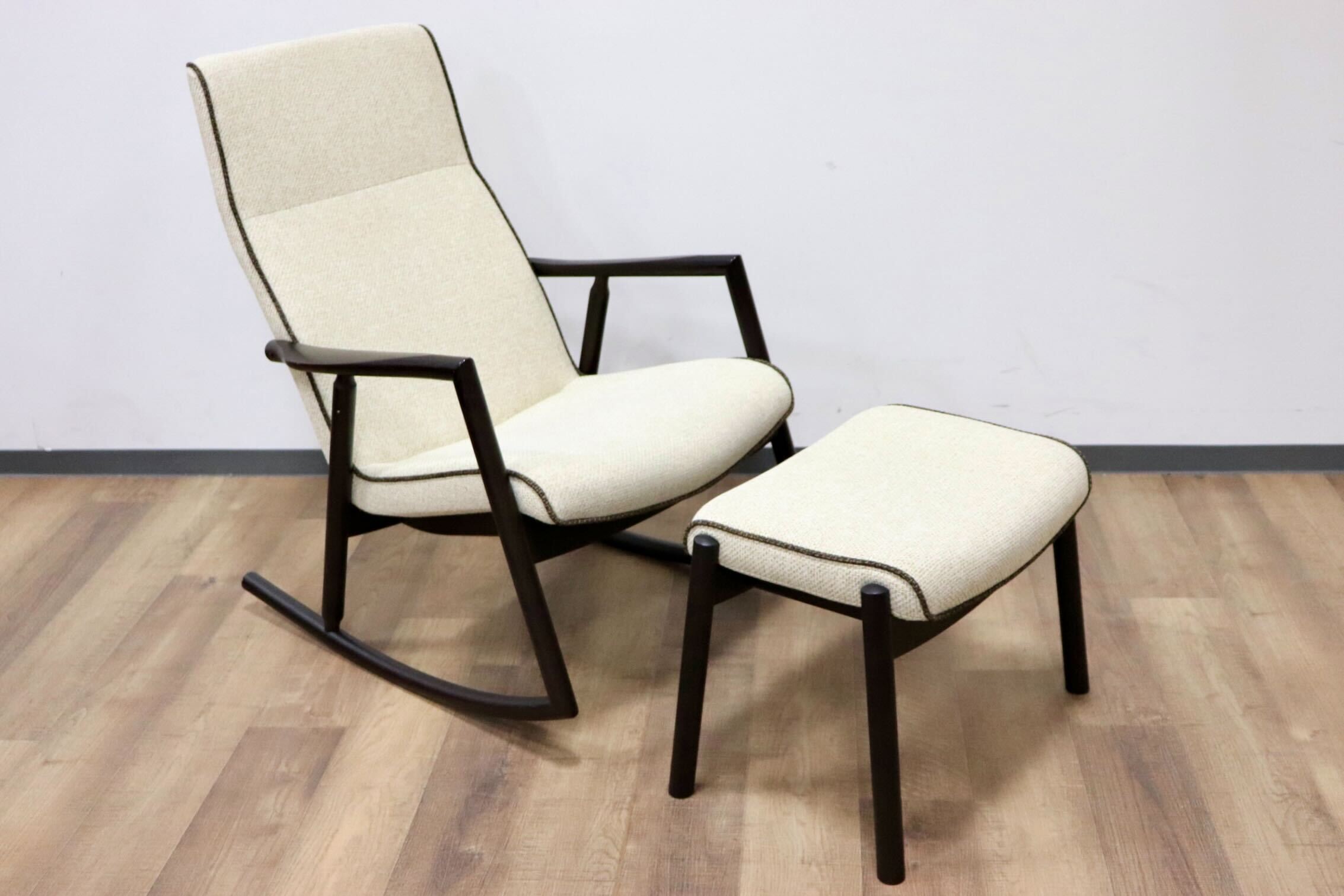 GMGT139○日進木工 / nissin WHITE WOOD ロッキングチェア 揺り椅子 スツール オットマン オーク無垢材 ファブリック 定価約25万 展示品