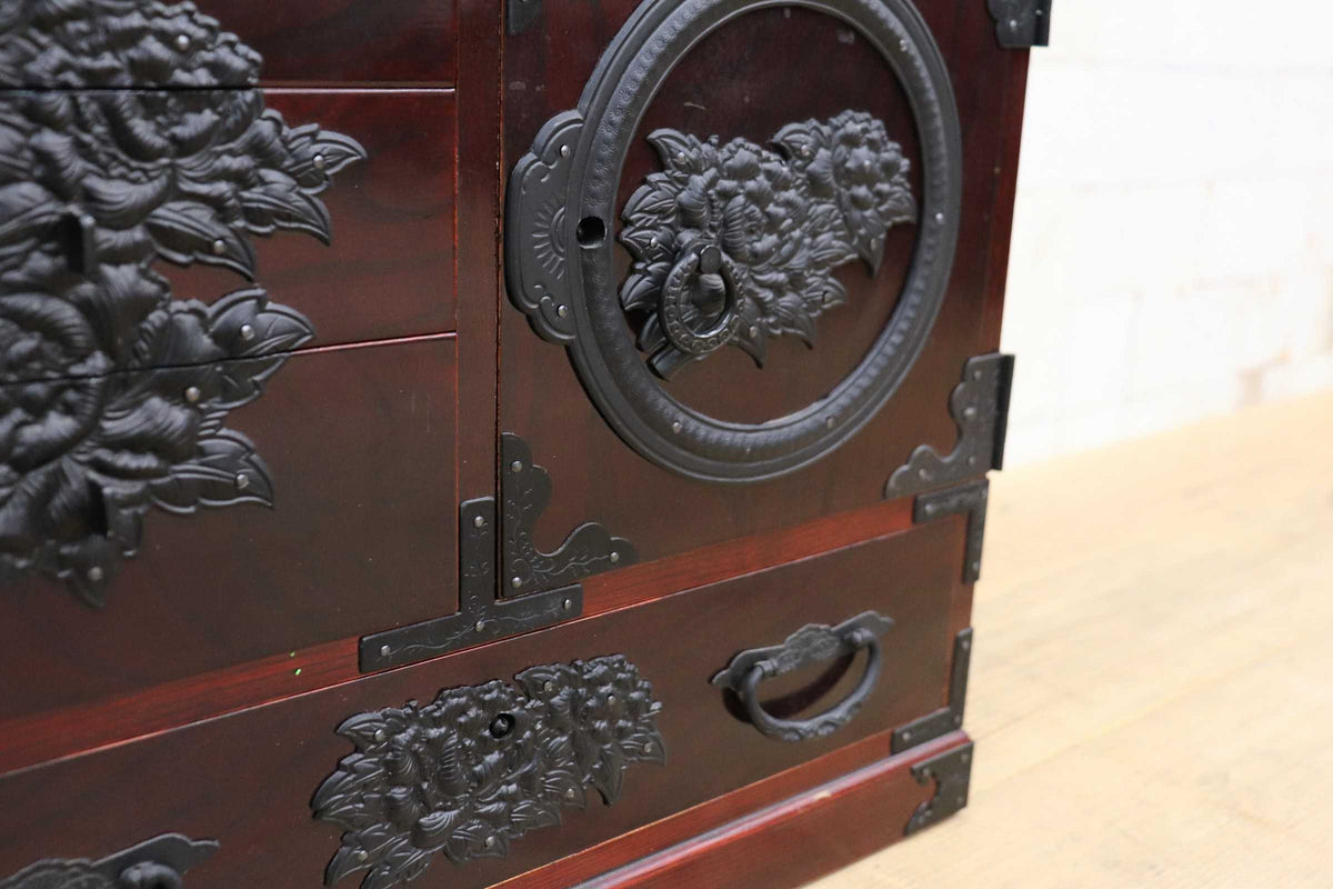 GMJS361G◯仙台箪笥 民芸家具 和箪笥 小箪笥 引出し チェスト 欅 桐材 木地呂塗 牡丹彫金金具 伝統工芸 和モダン 昭和レトロ ヴィンテージ