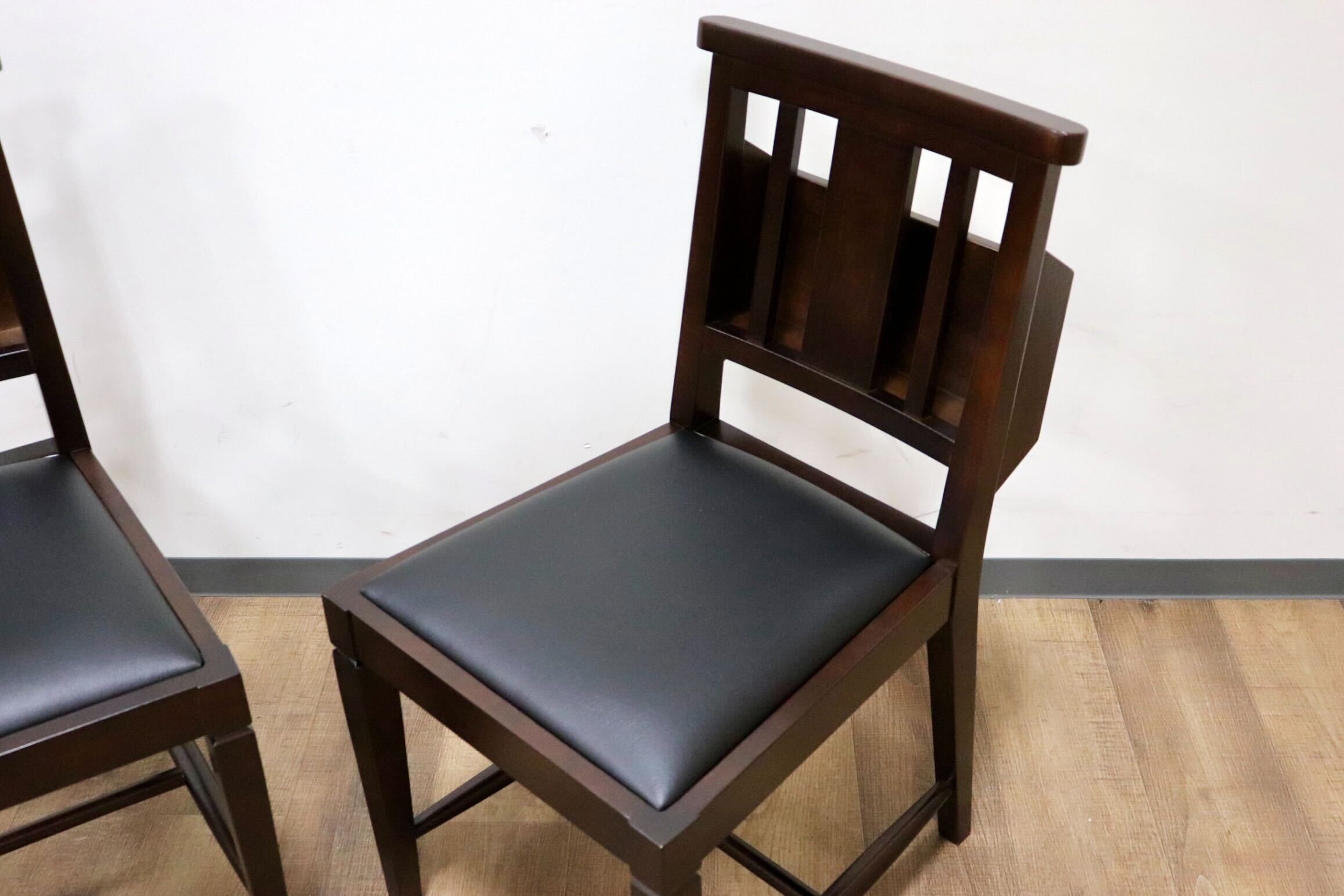 GMGN342J○CHERRY FURNITURE / 桜屋工業 ダイニングチェア チャーチチェア マガジンラック 合皮 ダークブラウン 2脚セット モダン 未使用品