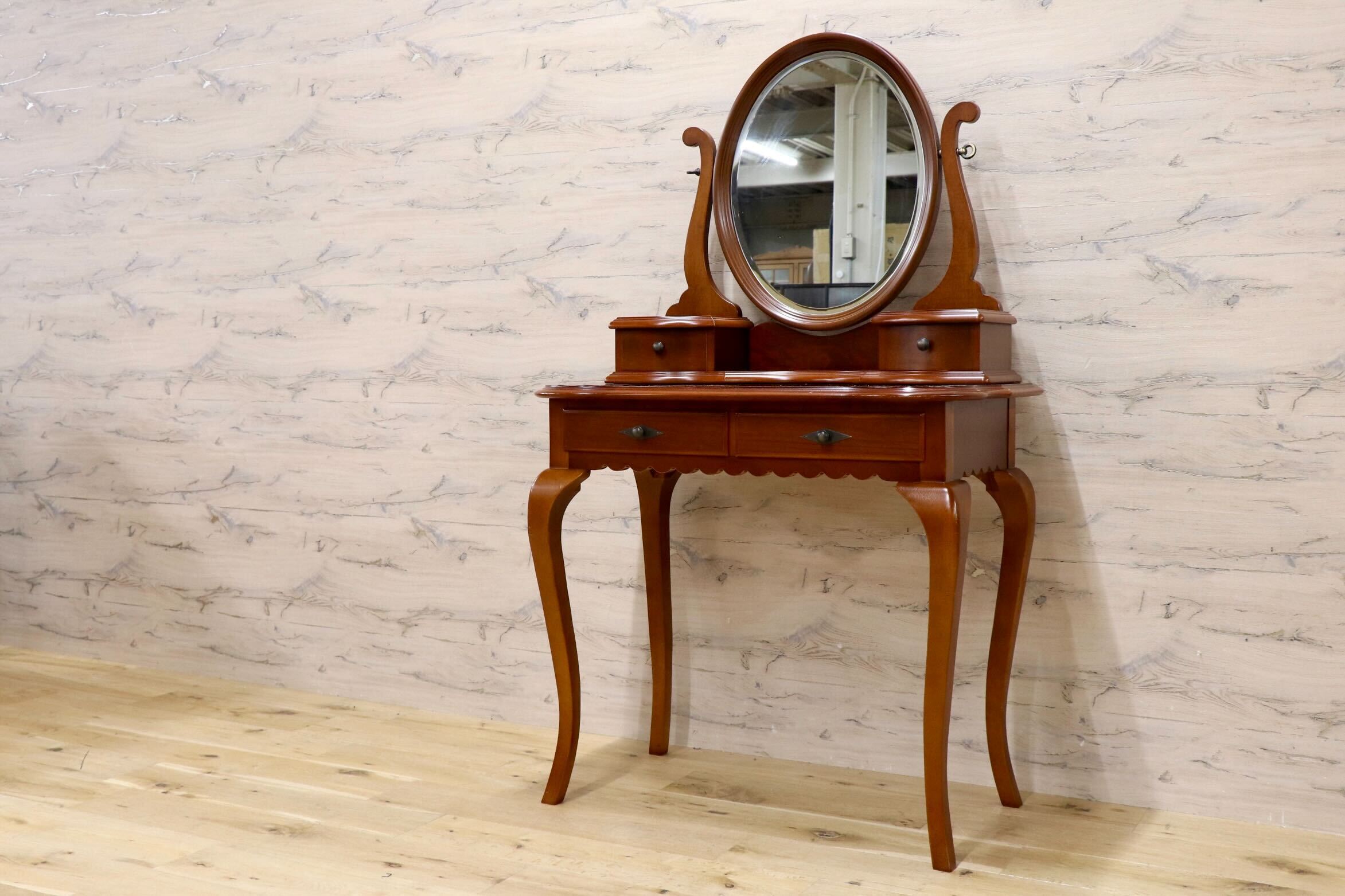 GMIK915B○Lynn Hollyn / リンホーリン ドレッサー 鏡台 置き型 ミラー 化粧台 IDC大塚家具 クラシック エレガント ヴィンテージ