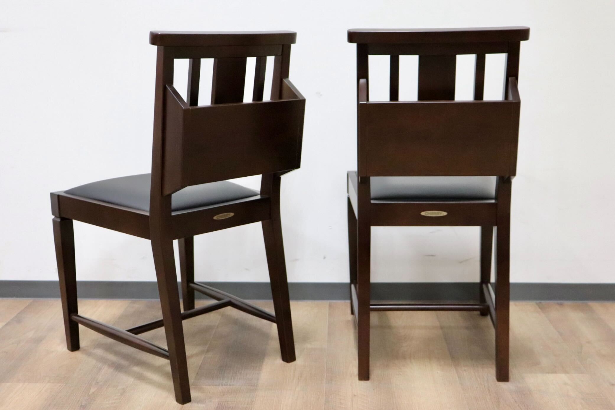 GMGN342J○CHERRY FURNITURE / 桜屋工業 ダイニングチェア チャーチチェア マガジンラック 合皮 ダークブラウン 2脚セット モダン 未使用品