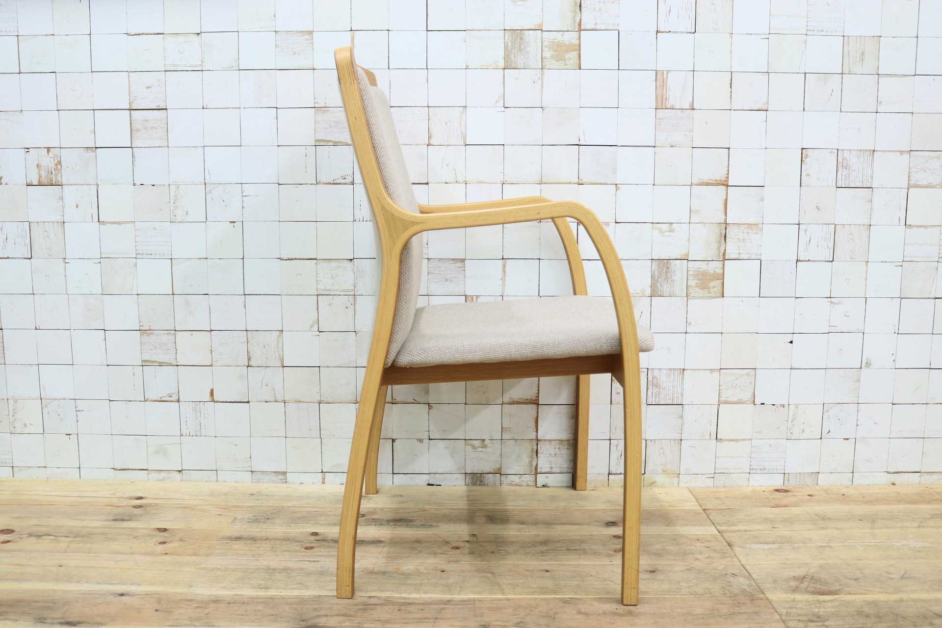 GMIK580A○Tendo / 天童木工 ダイニングチェア アームチェア 椅子 肘掛 ベージュ 曲木 ファブリック ナチュラル モダン