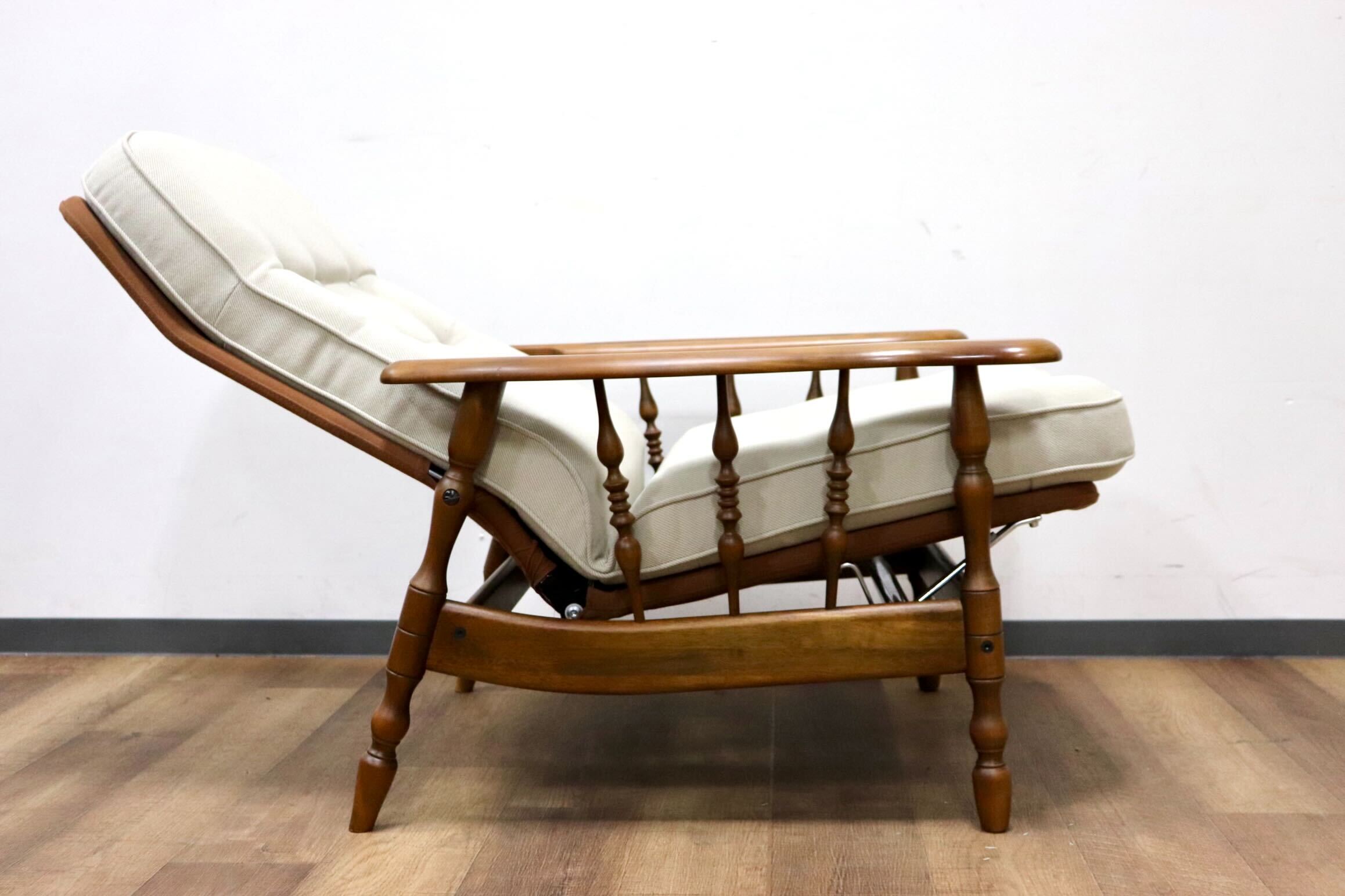 GMHN26○karimoku / カリモク Novarie ノバリエ コロニアル リクライニングチェア パーソナルチェア ベージュ カントリー 約9.6万 展示品