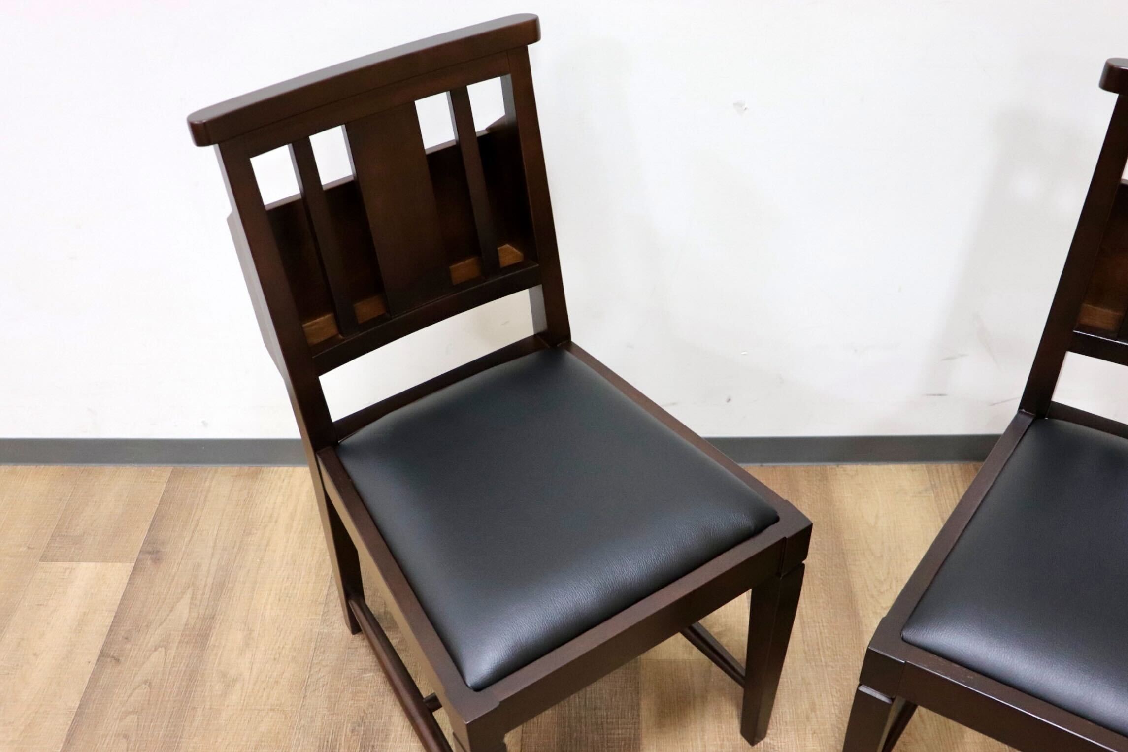 GMGN342K○CHERRY FURNITURE / 桜屋工業 ダイニングチェア チャーチチェア マガジンラック 合皮 ダークブラウン 2脚セット モダン 未使用品