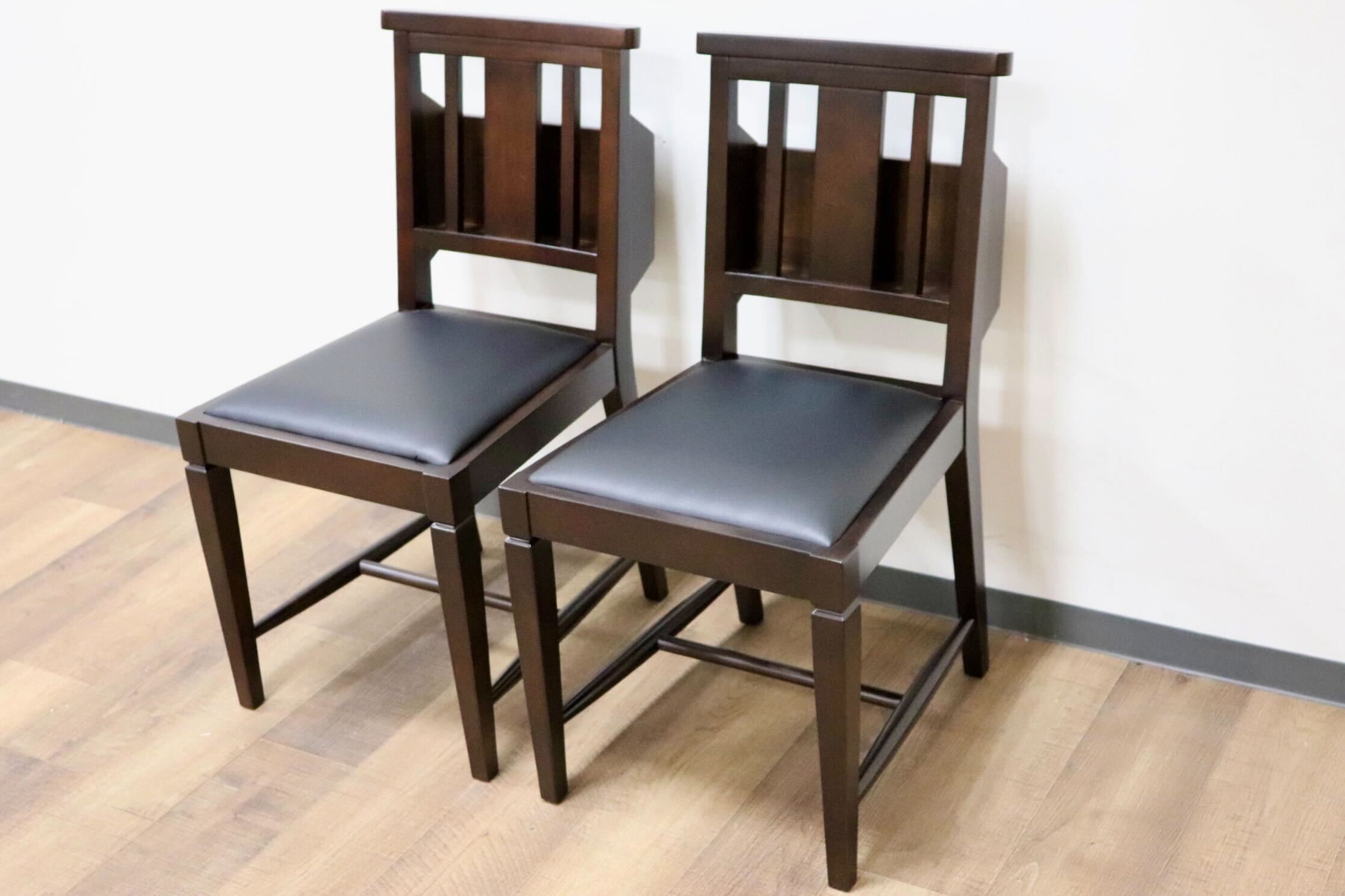 GMGN342K○CHERRY FURNITURE / 桜屋工業 ダイニングチェア チャーチチェア マガジンラック 合皮 ダークブラウン 2脚セット モダン 未使用品