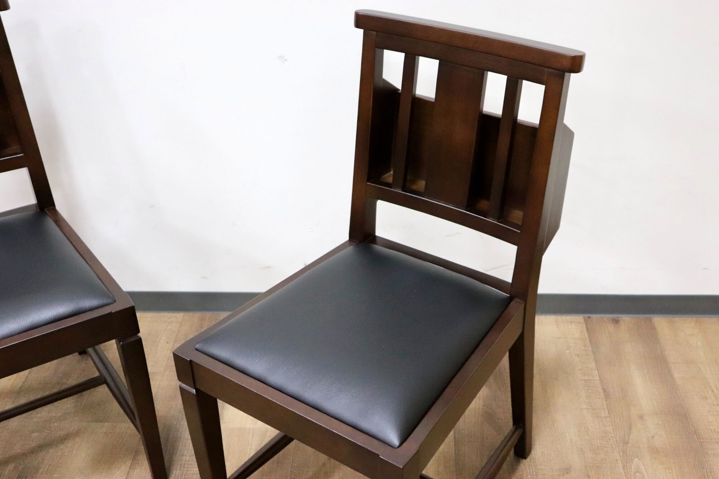 GMGN342L○CHERRY FURNITURE / 桜屋工業 ダイニングチェア チャーチチェア マガジンラック 合皮 ダークブラウン 2脚セット モダン 未使用品