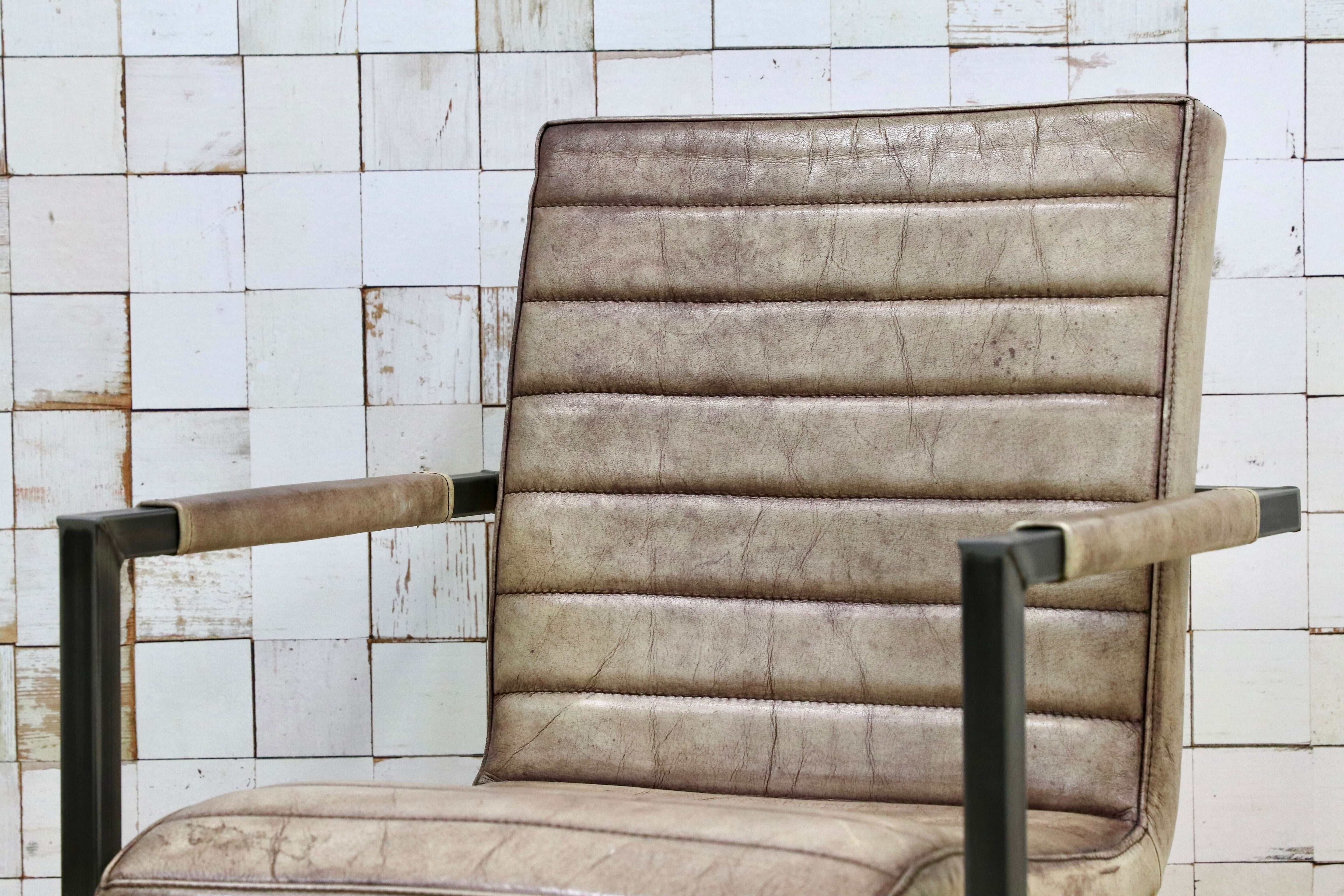 GMHH472A○PURE FURNITURE ダイニングチェア アームチェア 合皮 レザー 椅子 インダストリアル カンチレバーチェア