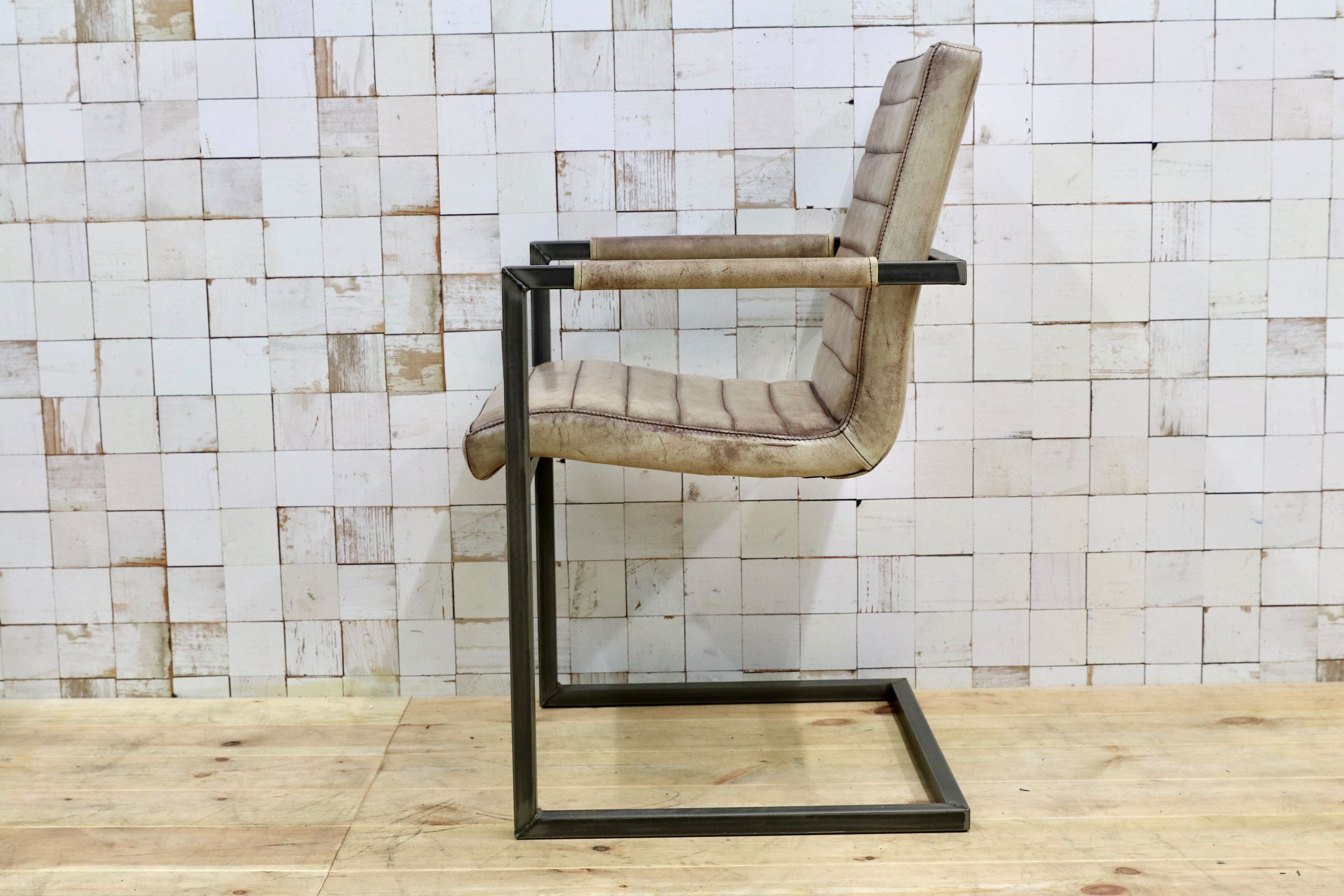 GMHH472A○PURE FURNITURE ダイニングチェア アームチェア 合皮 レザー 椅子 インダストリアル カンチレバーチェア