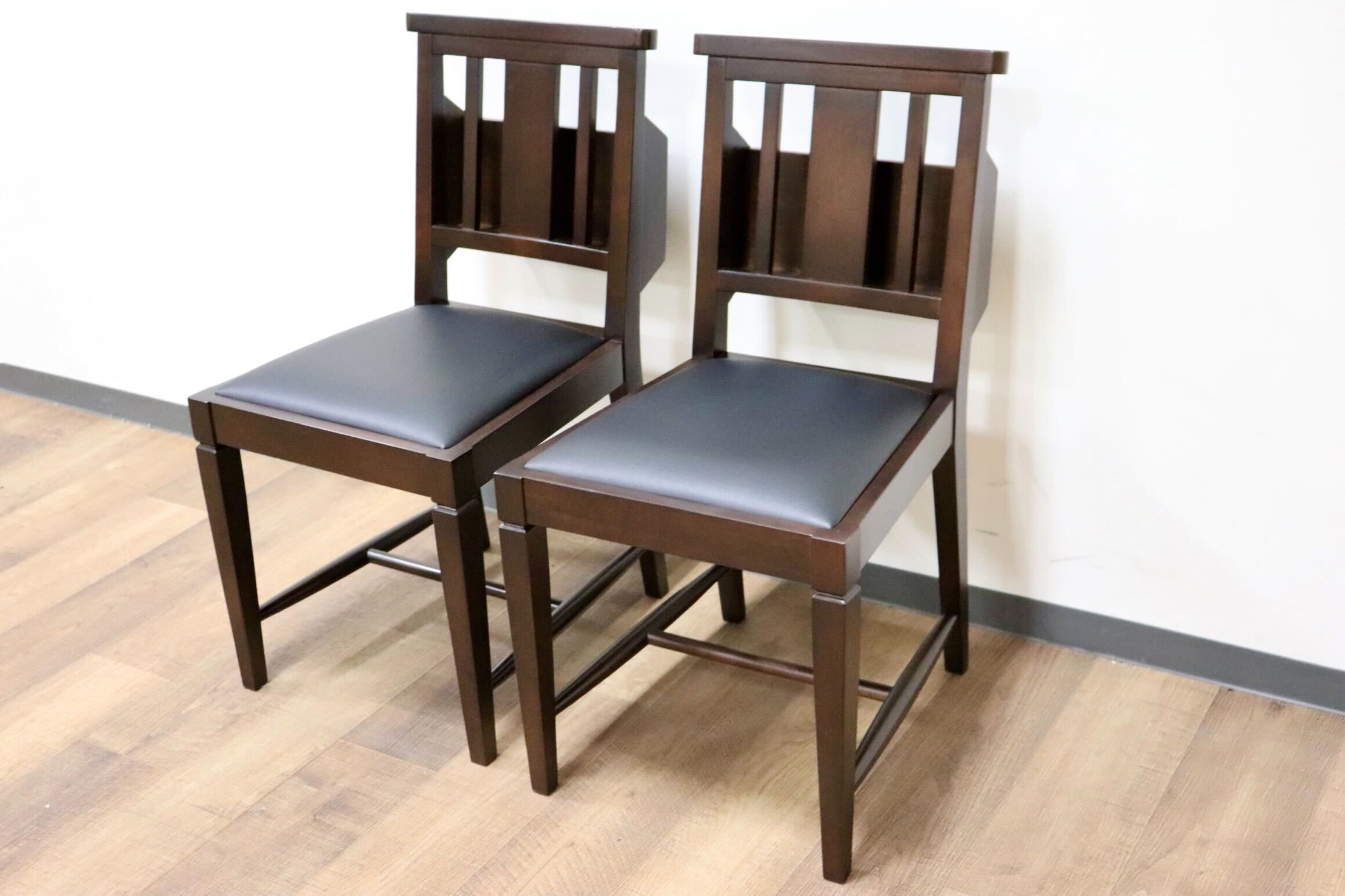 GMGN342M○CHERRY FURNITURE / 桜屋工業 ダイニングチェア チャーチチェア マガジンラック 合皮 ダークブラウン 2脚セット モダン 未使用品