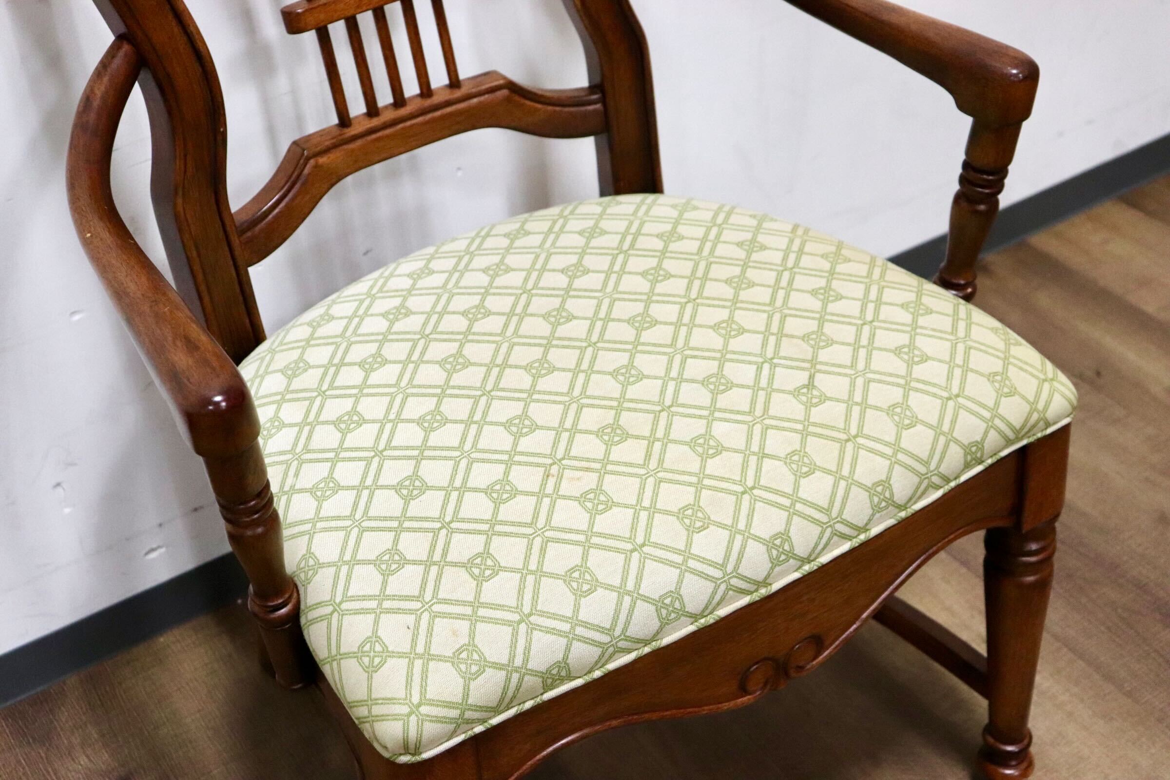 GMHN234A○US ヴィンテージ ダイニングチェア 食卓椅子 アームチェア 椅子 ファブリック 彫刻 クラシック カントリー 輸入家具