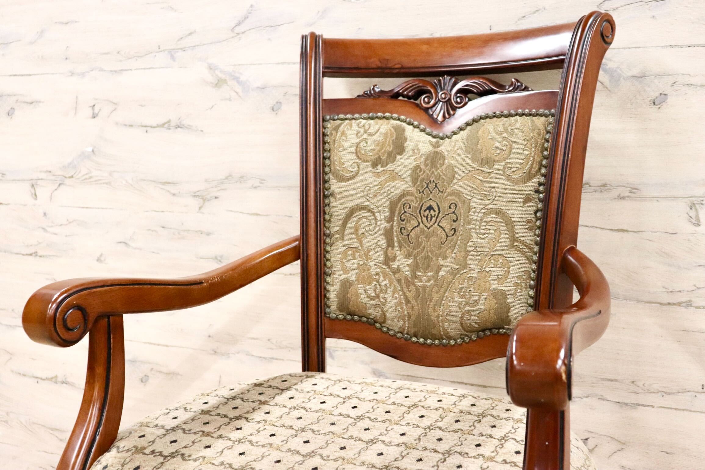 GMHS126B○イタリア アンティーク ダイニングチェア 食卓椅子 彫刻 ロココ調 猫脚 鋲打ち ファブリック クラシック ヨーロピアン