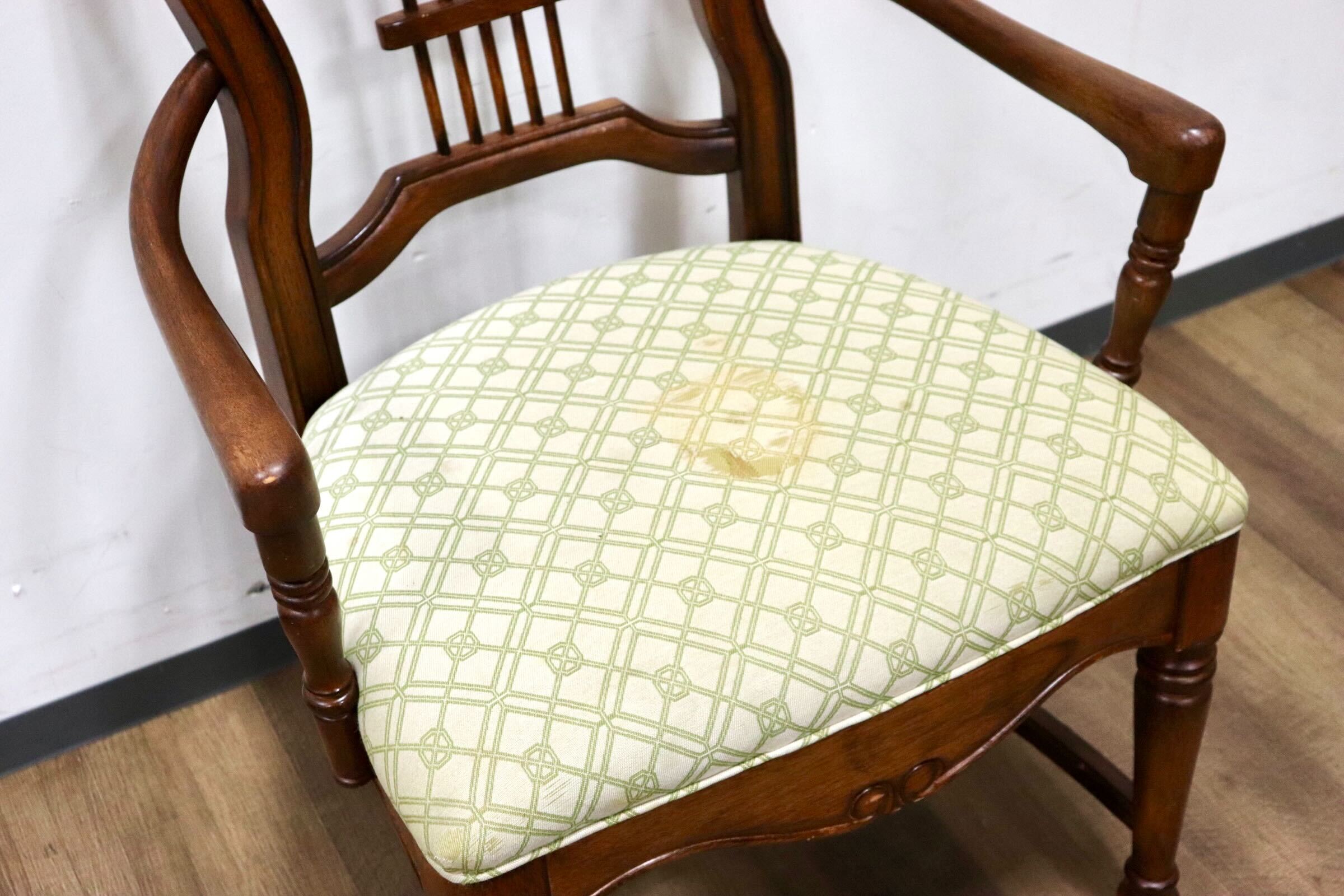 GMHN234B○US ヴィンテージ ダイニングチェア 食卓椅子 アームチェア 椅子 ファブリック 彫刻 クラシック カントリー 輸入家具