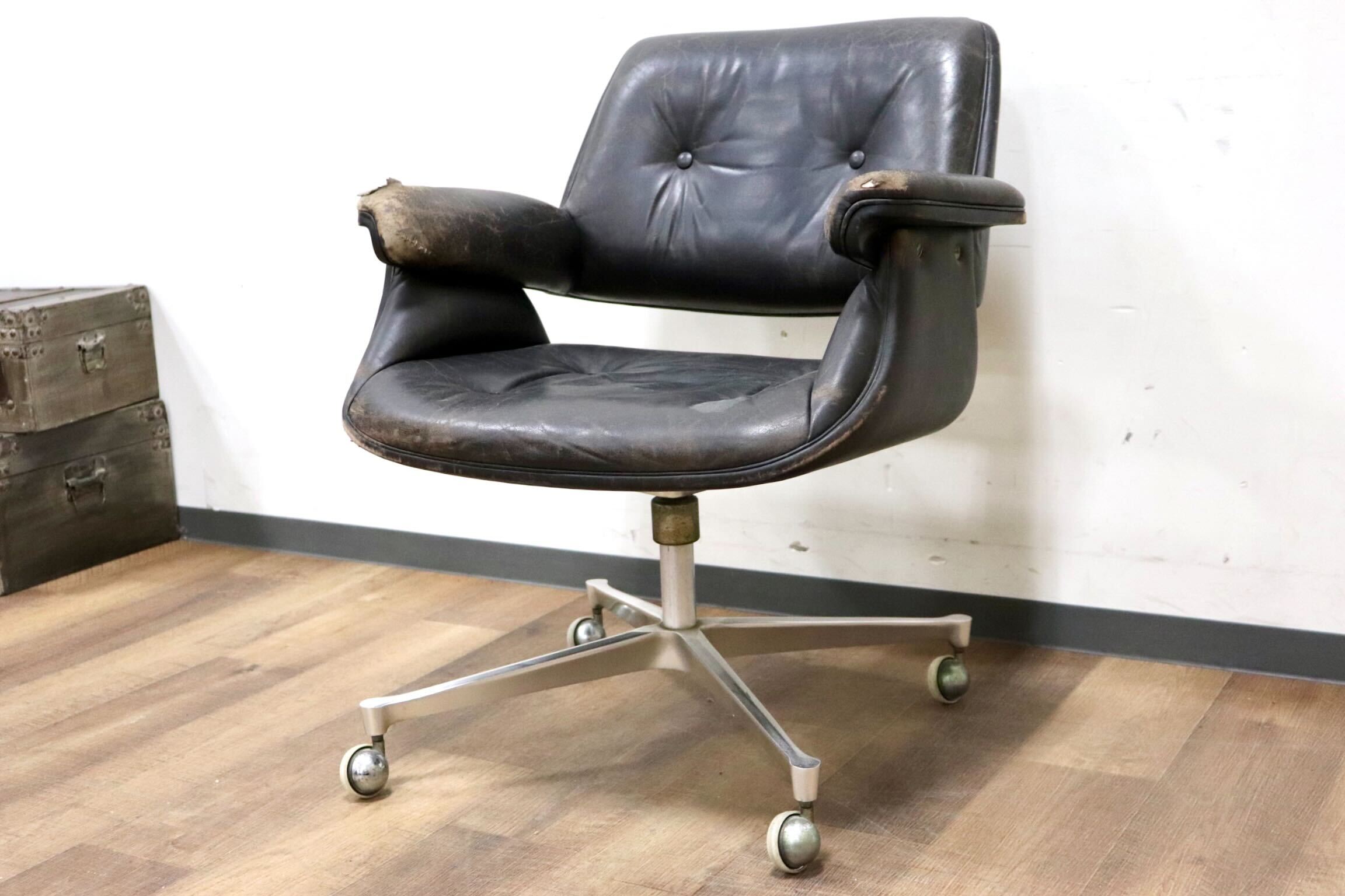 GMHS274○US ヴィンテージ デスクチェア ワークチェア 書斎椅子 回転チェア 本革 ブラック アンティーク 検)giroflex Knoll ポロック