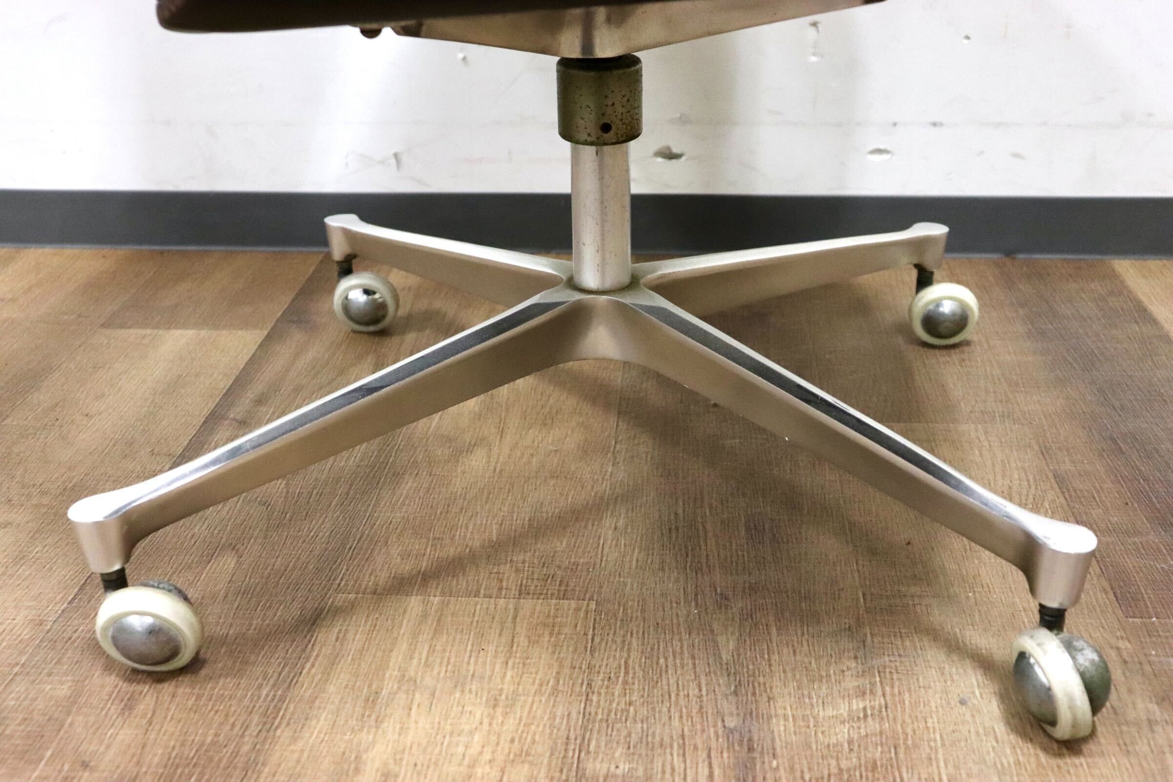 GMHS274○US ヴィンテージ デスクチェア ワークチェア 書斎椅子 回転チェア 本革 ブラック アンティーク 検)giroflex Knoll ポロック