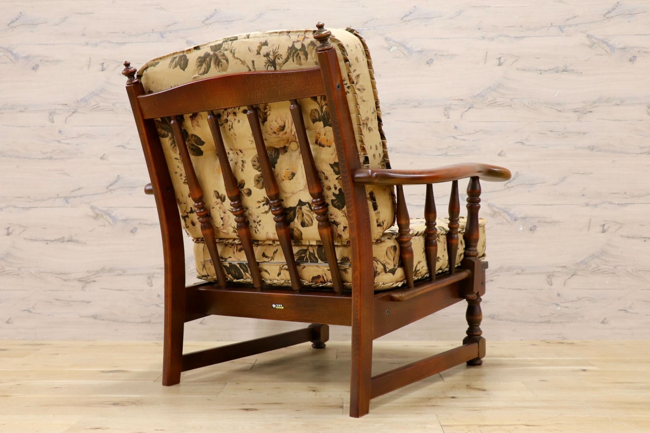 GMIH480A○karimoku / カリモク オールドカリモク コロニアル アームチェア 肘掛け椅子 ラウンジチェア ファブリック 花柄 ヴィンテージ