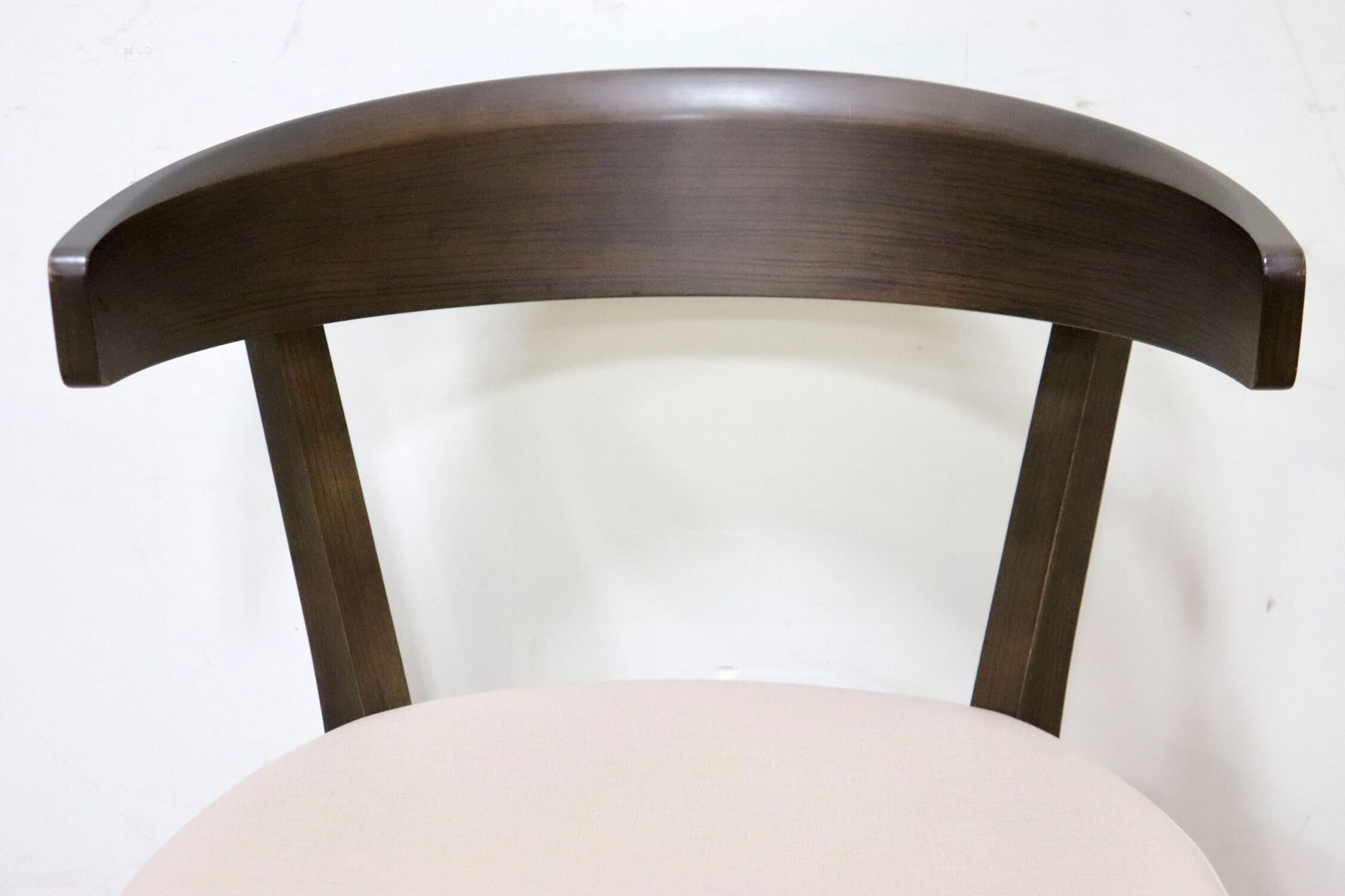 GMHN230B○karimoku / カリモク ダイニングチェア セミアームチェア 食卓椅子 椅子 ラバトリー材 合皮 マニエラ 国産家具 定価4.5万 展示品