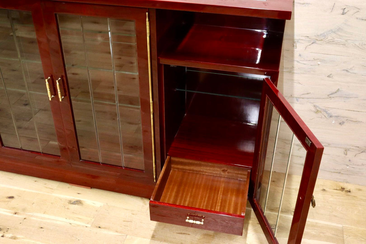 GMJS289◯北谷家具 / KIT FURNITURE サイドボード キャビネット 飾り棚 キュリオケース 仔山羊革張り ヴィンテージ 皇室御用達 最高級