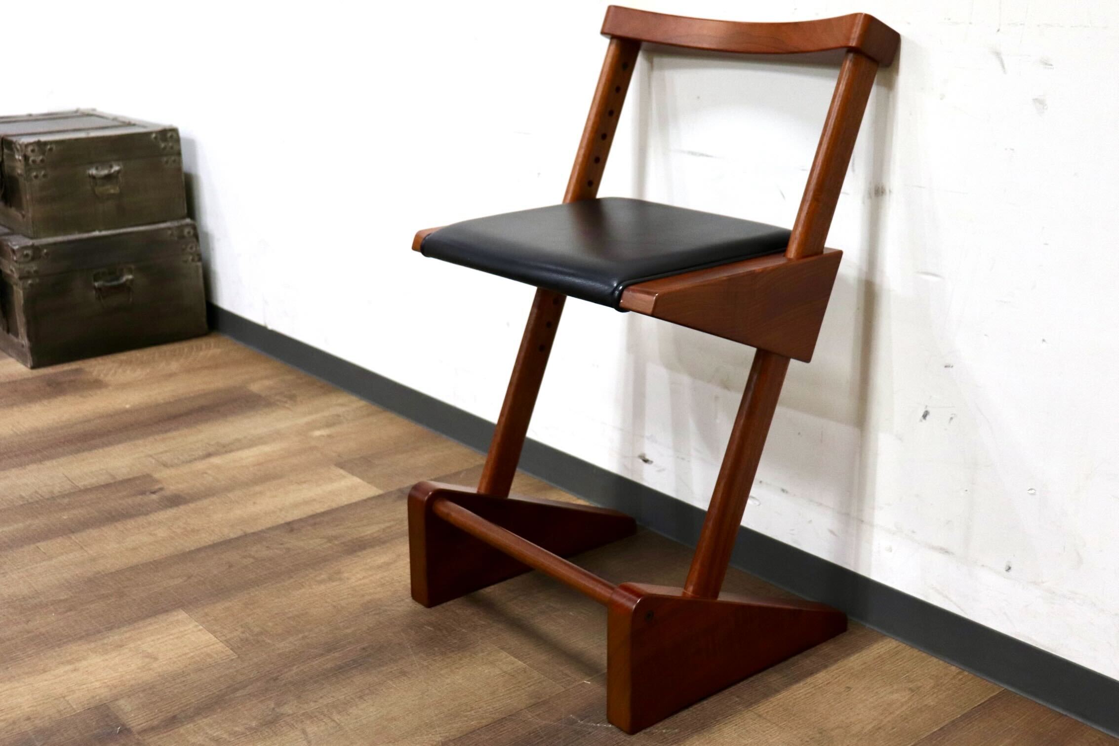 GMHK869○匠工芸 / TAKUM ダックチェア デスクチェア 椅子 チェア 座面高さ調節可能 レザー 旭川家具