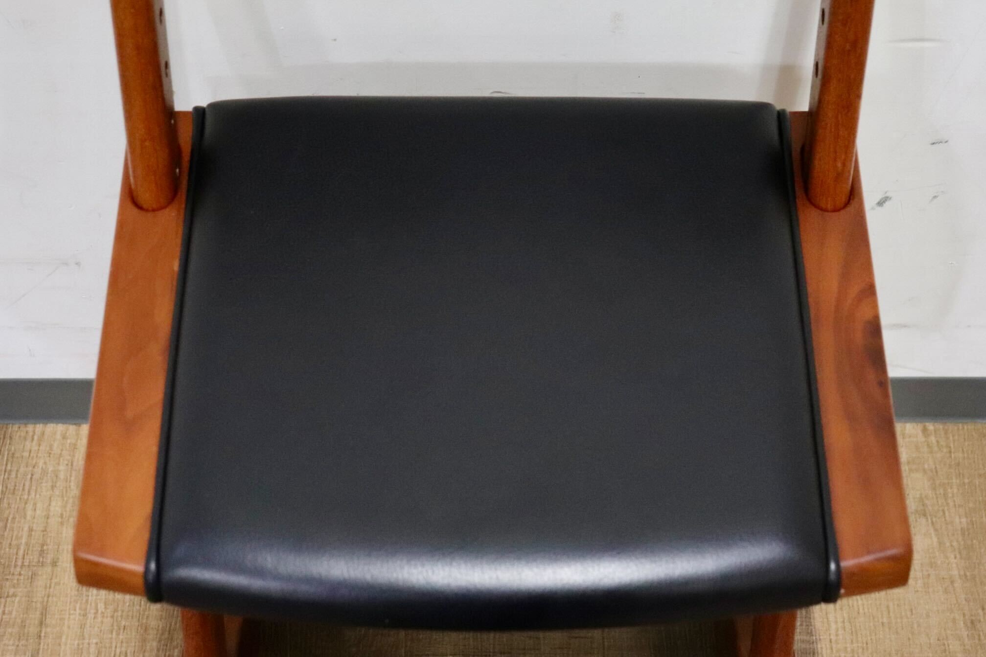 GMHK869○匠工芸 / TAKUM ダックチェア デスクチェア 椅子 チェア 座面高さ調節可能 レザー 旭川家具