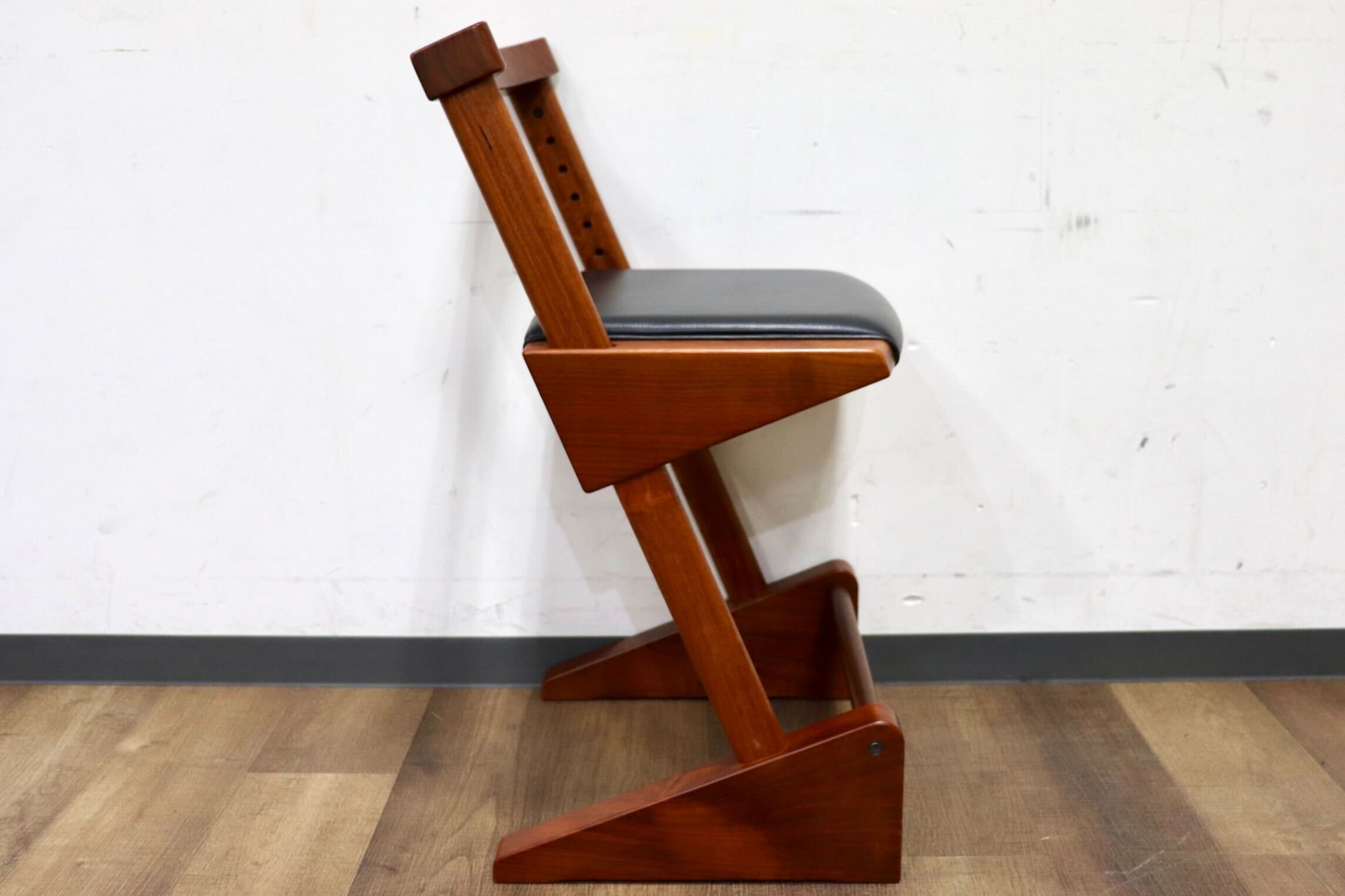 GMHK869○匠工芸 / TAKUM ダックチェア デスクチェア 椅子 チェア 座面高さ調節可能 レザー 旭川家具