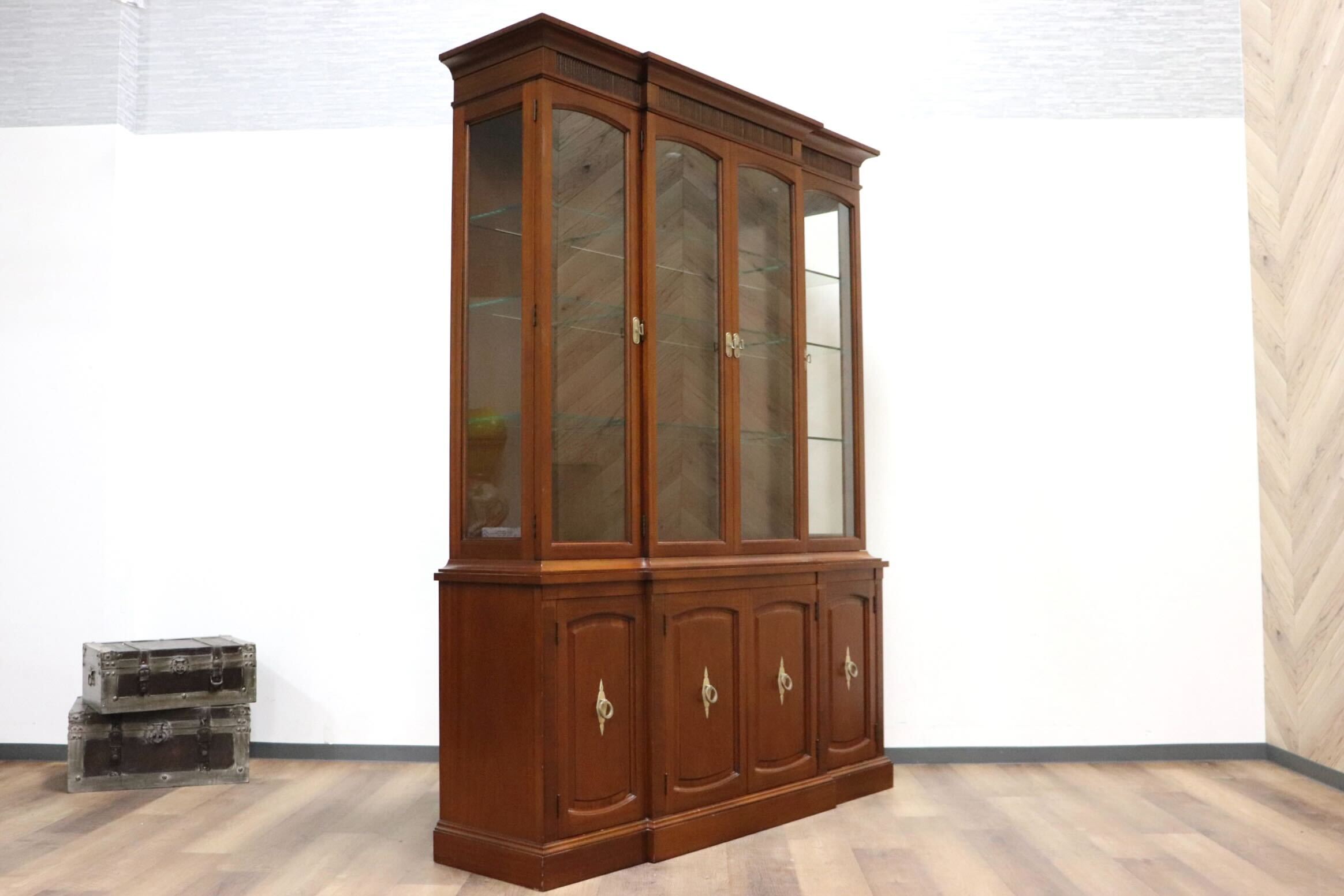 GMHS282○DREXEL HERITAGE / ドレクセルヘリテイジ Triune トライユン 飾り棚 キュリオケース キャビネット 照明付き 約110万