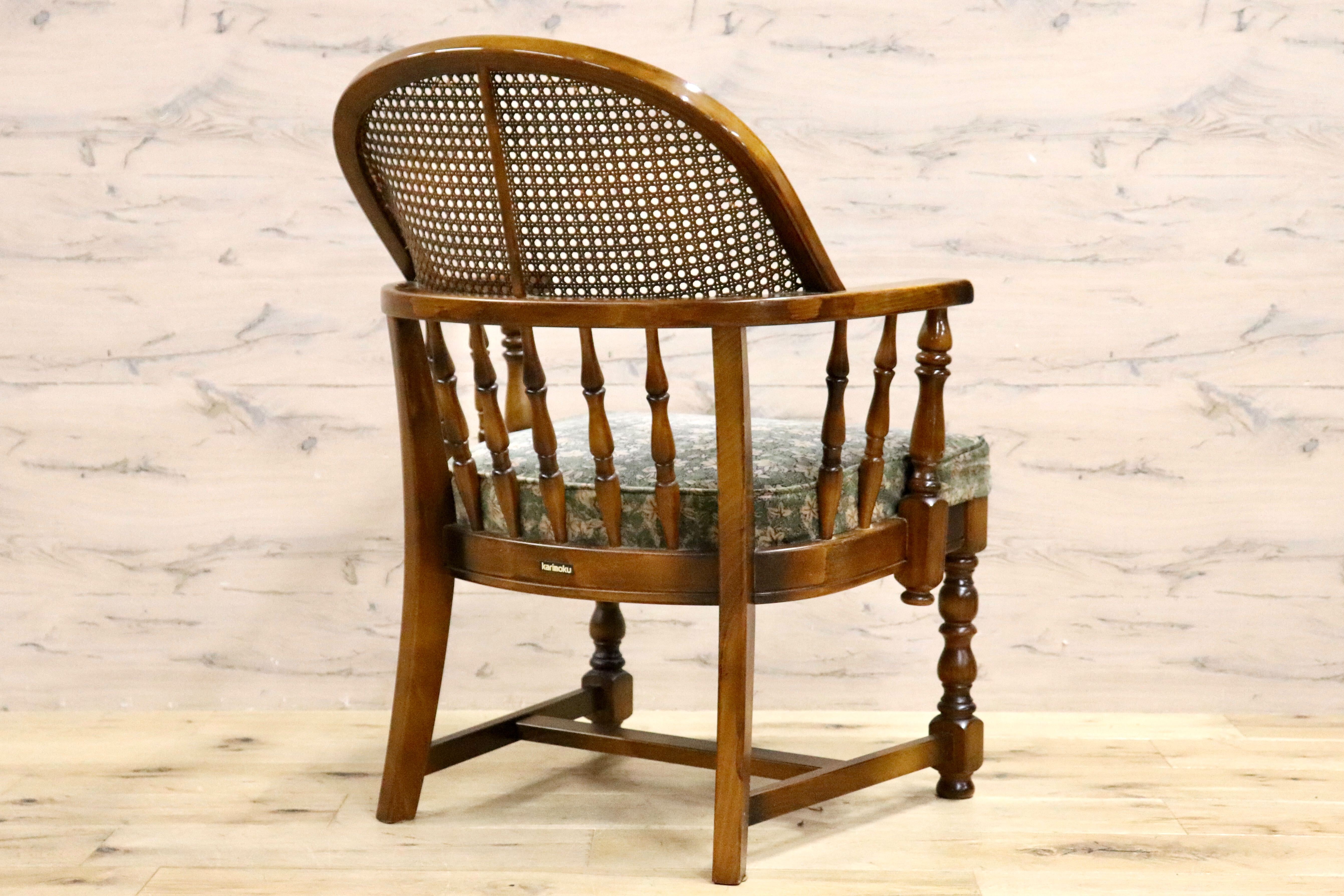 GMHK473E○karimoku / カリモク コロニアル アームチェア 椅子 ラウンジチェア シングルソファ ラタン 国産家具 レトロ ヴィンテージ