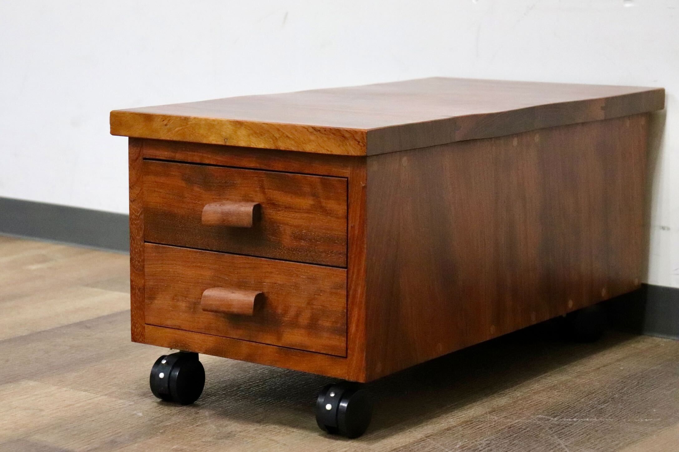 GMHH453○民芸家具 引き出し収納 収納家具 小物入れ 用箪笥 チェスト キャスター付き ミズメザクラ レトロ 検)松本民芸家具 九州民芸家具