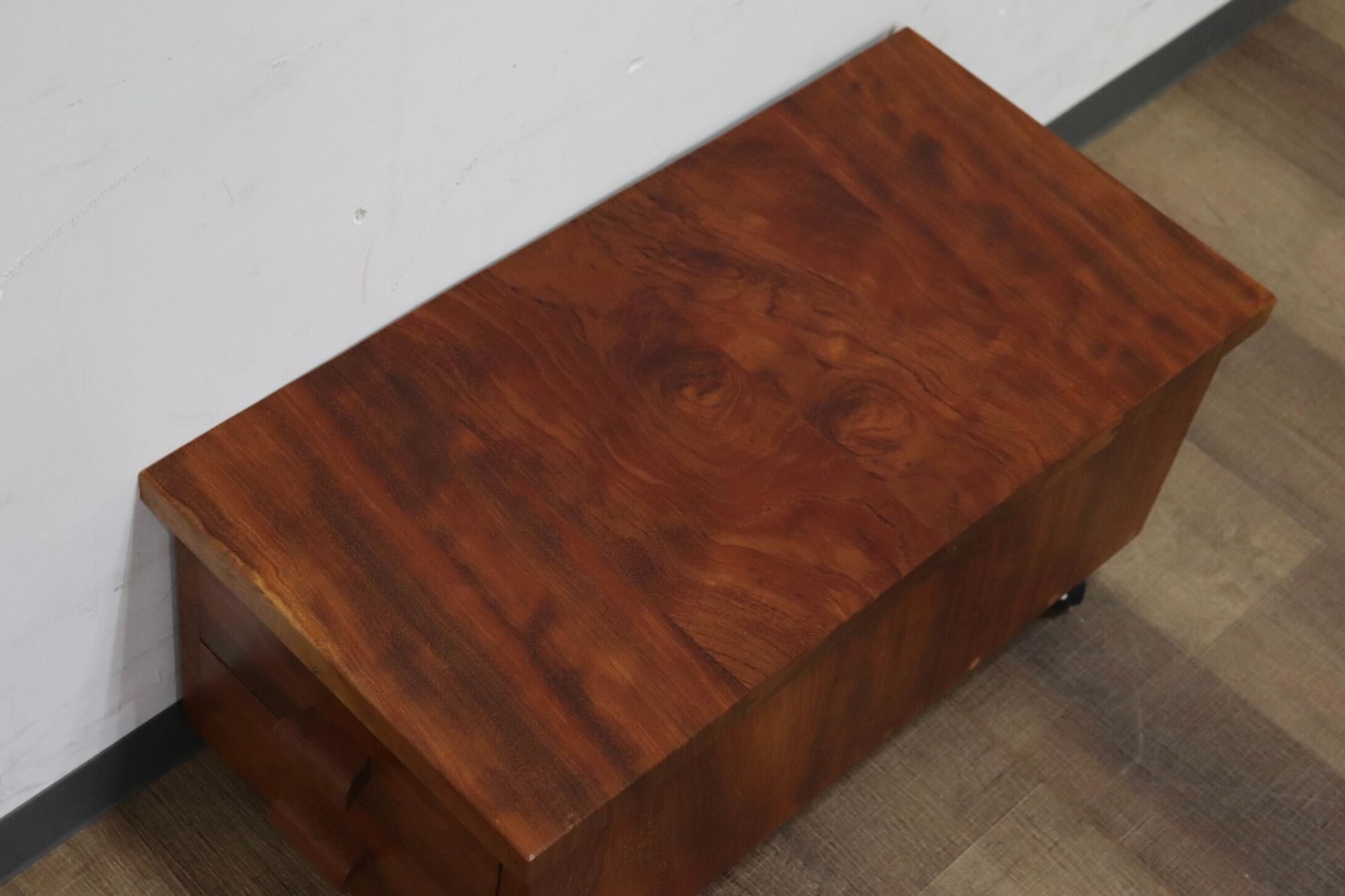 GMHH453○民芸家具 引き出し収納 収納家具 小物入れ 用箪笥 チェスト キャスター付き ミズメザクラ レトロ 検)松本民芸家具 九州民芸家具