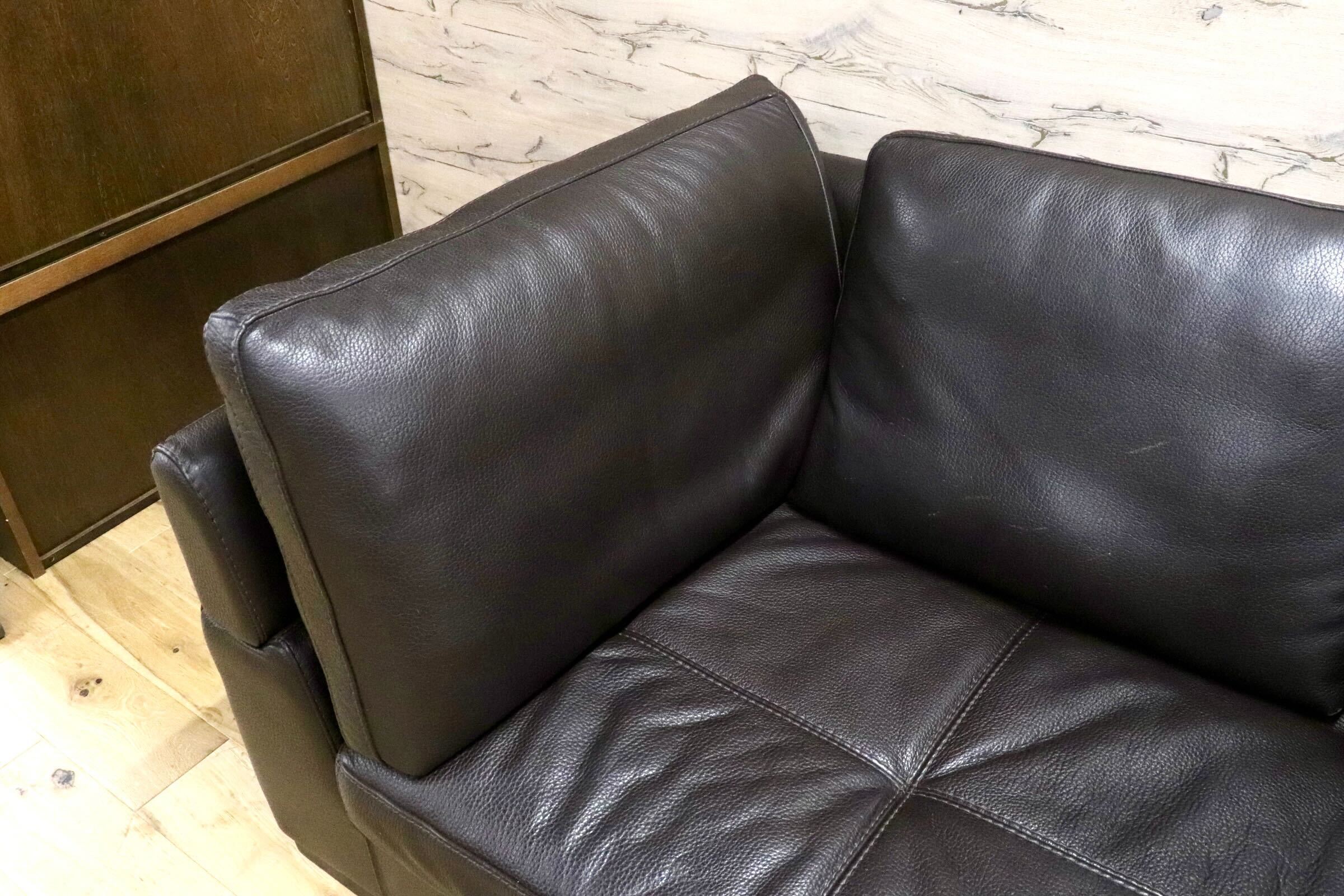 GMJH122○IDC大塚家具 トリプルソファ ロングソファ 3人掛けソファ ローソファ 長椅子 本革 リビング 応接 モダン
