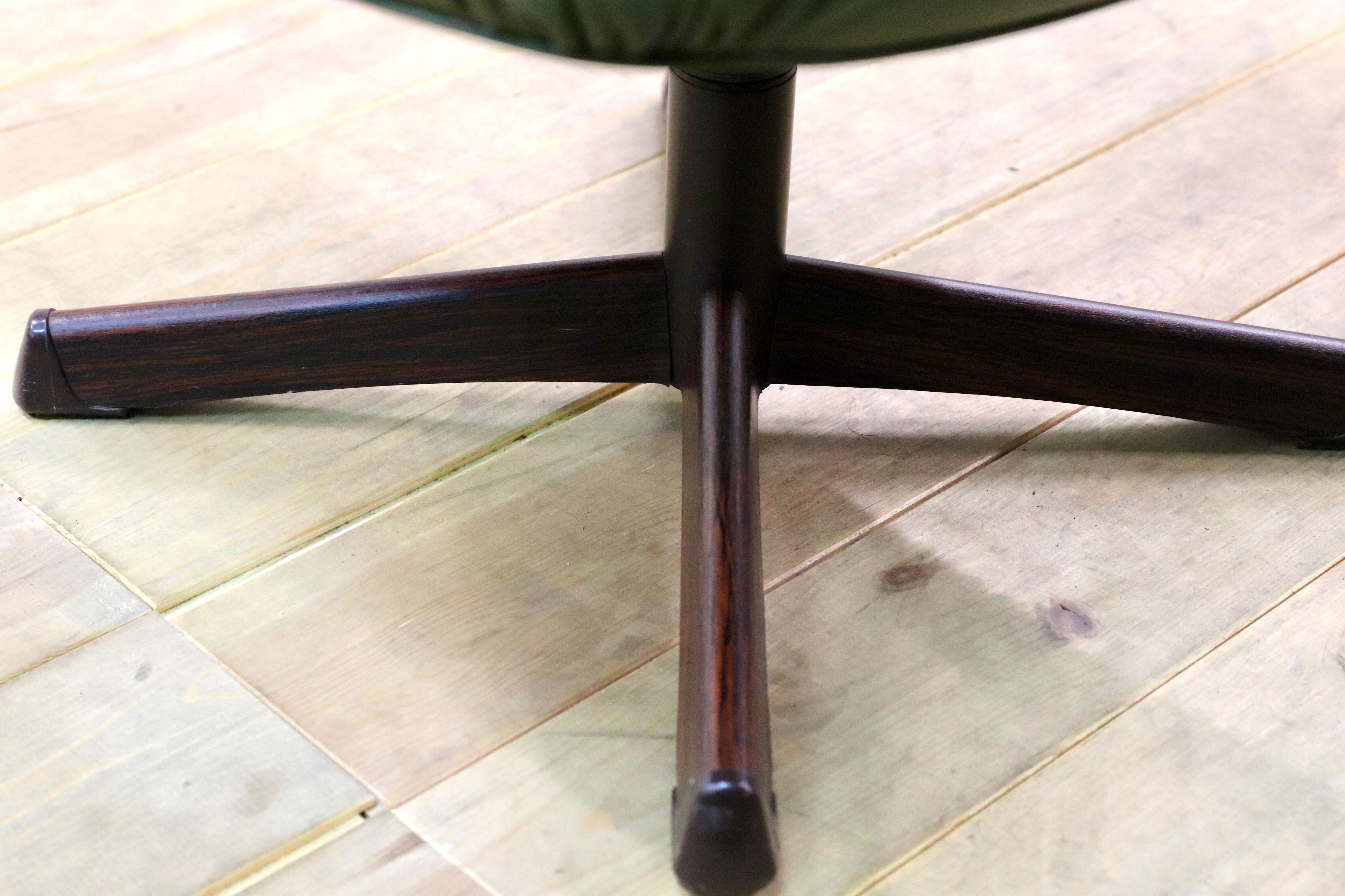 GMHH474○GOTE Mobler 北欧 スウェーデン 本革 レザー オットマン フットスツール グリーン 北欧ヴィンテージ 稀少