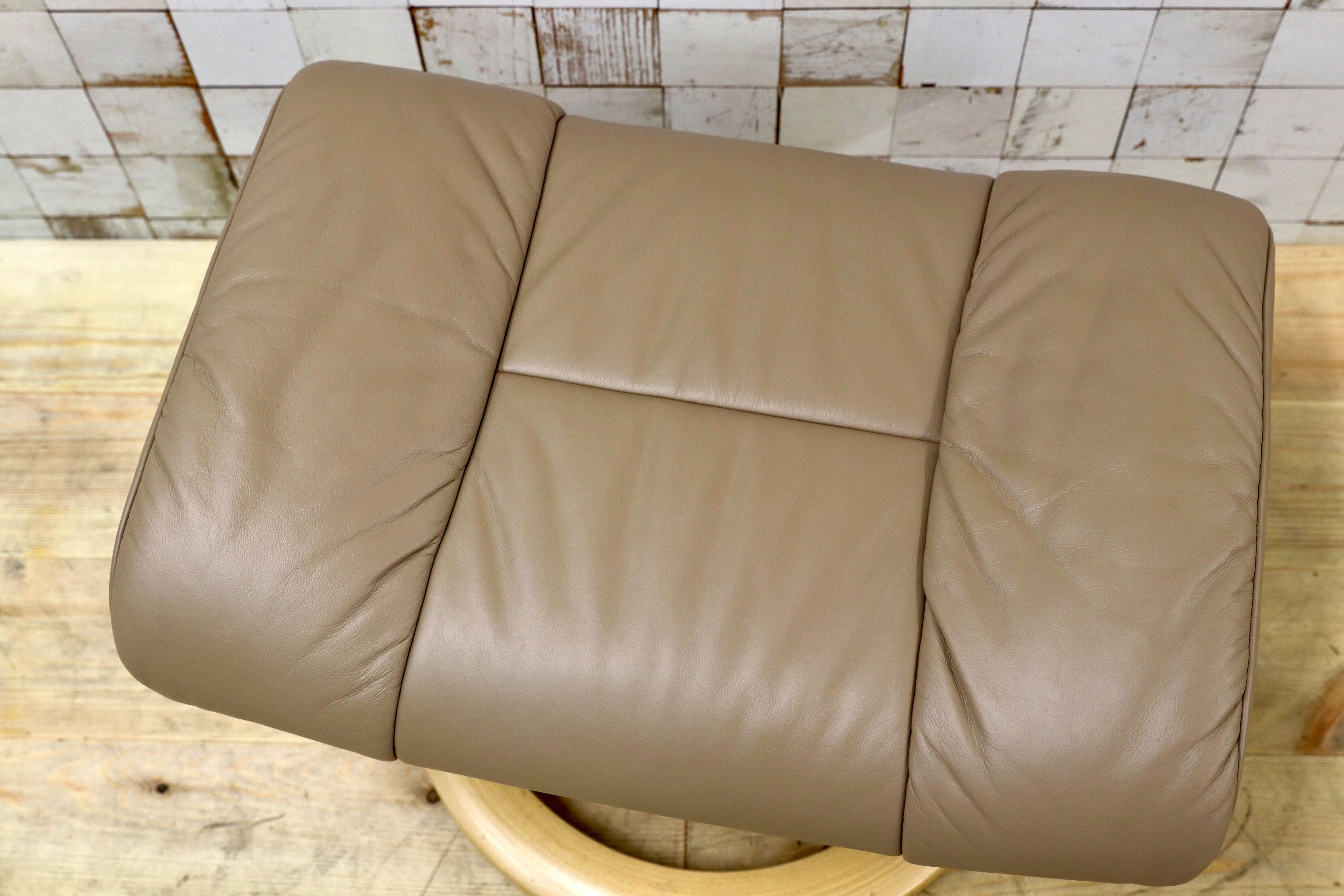 GMHS534○EKORNES / エコーネス オットマン フットスツール ストレスレス 本革 ベージュ系 北欧 ノルウェー