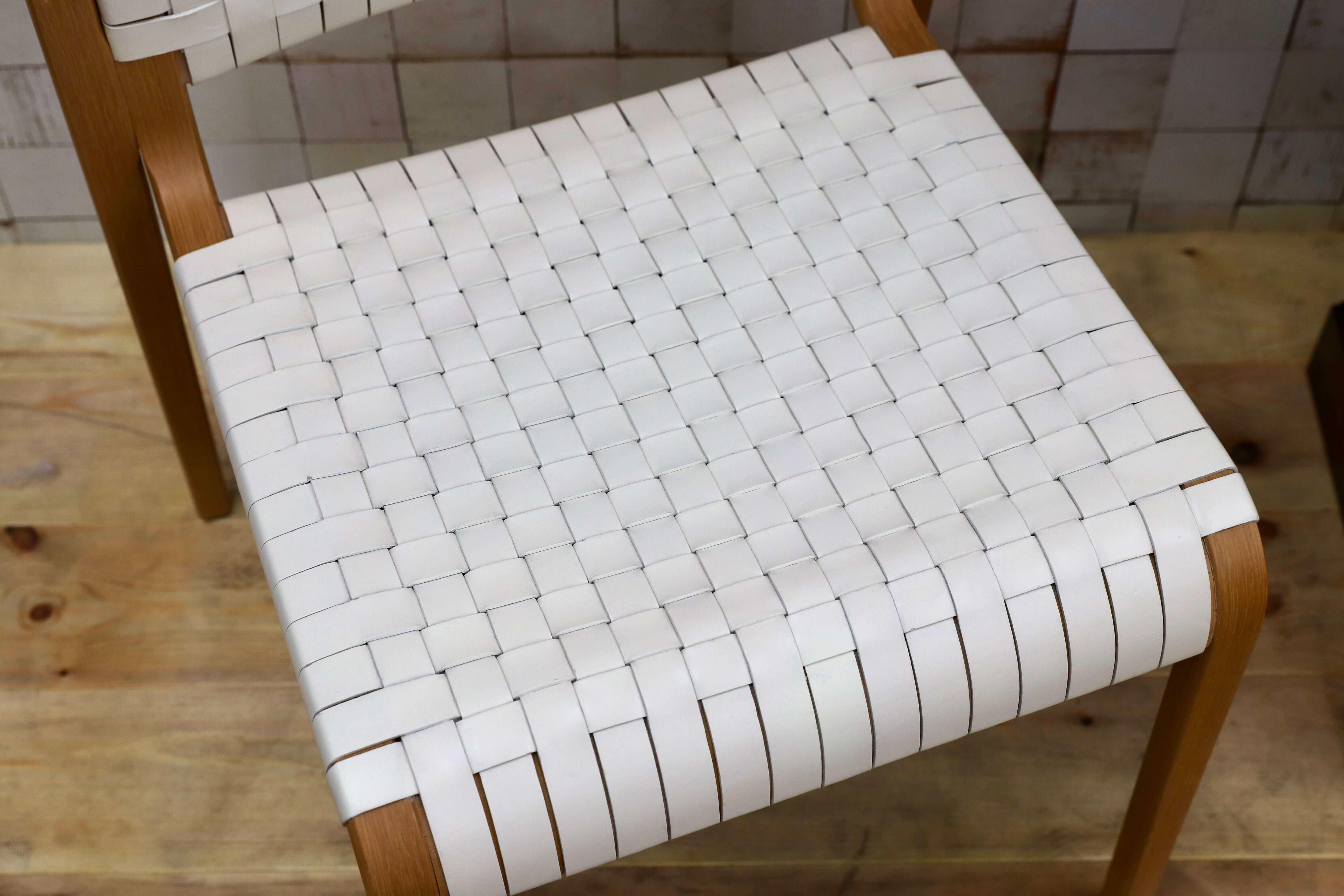 GMHH484A○arflex / アルフレックス NTチェア ダイニングチェア 椅子 レザー ホワイト オーク材 イタリアモダン 川上元美 約18万