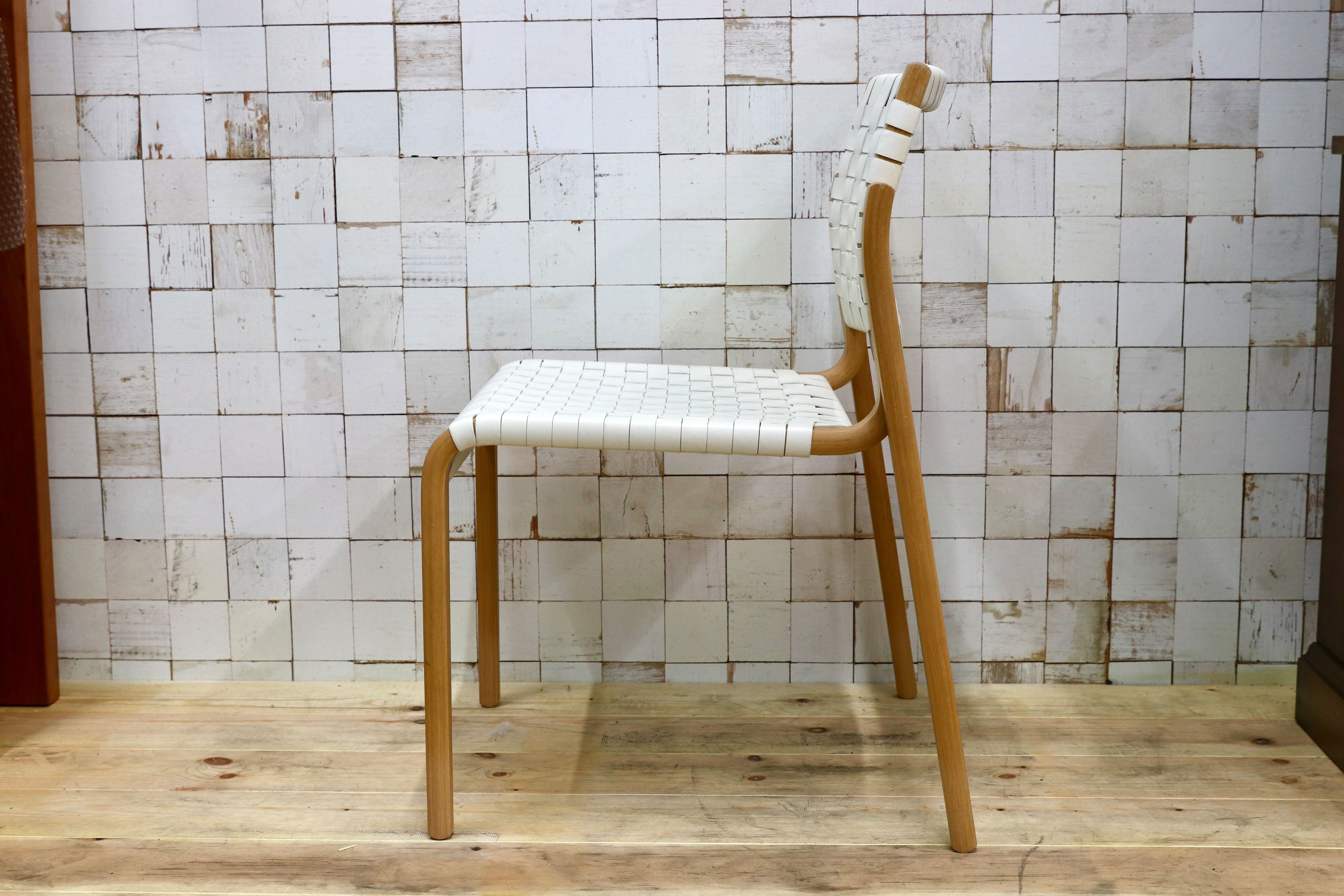 GMHH484A○arflex / アルフレックス NTチェア ダイニングチェア 椅子 レザー ホワイト オーク材 イタリアモダン 川上元美 約18万