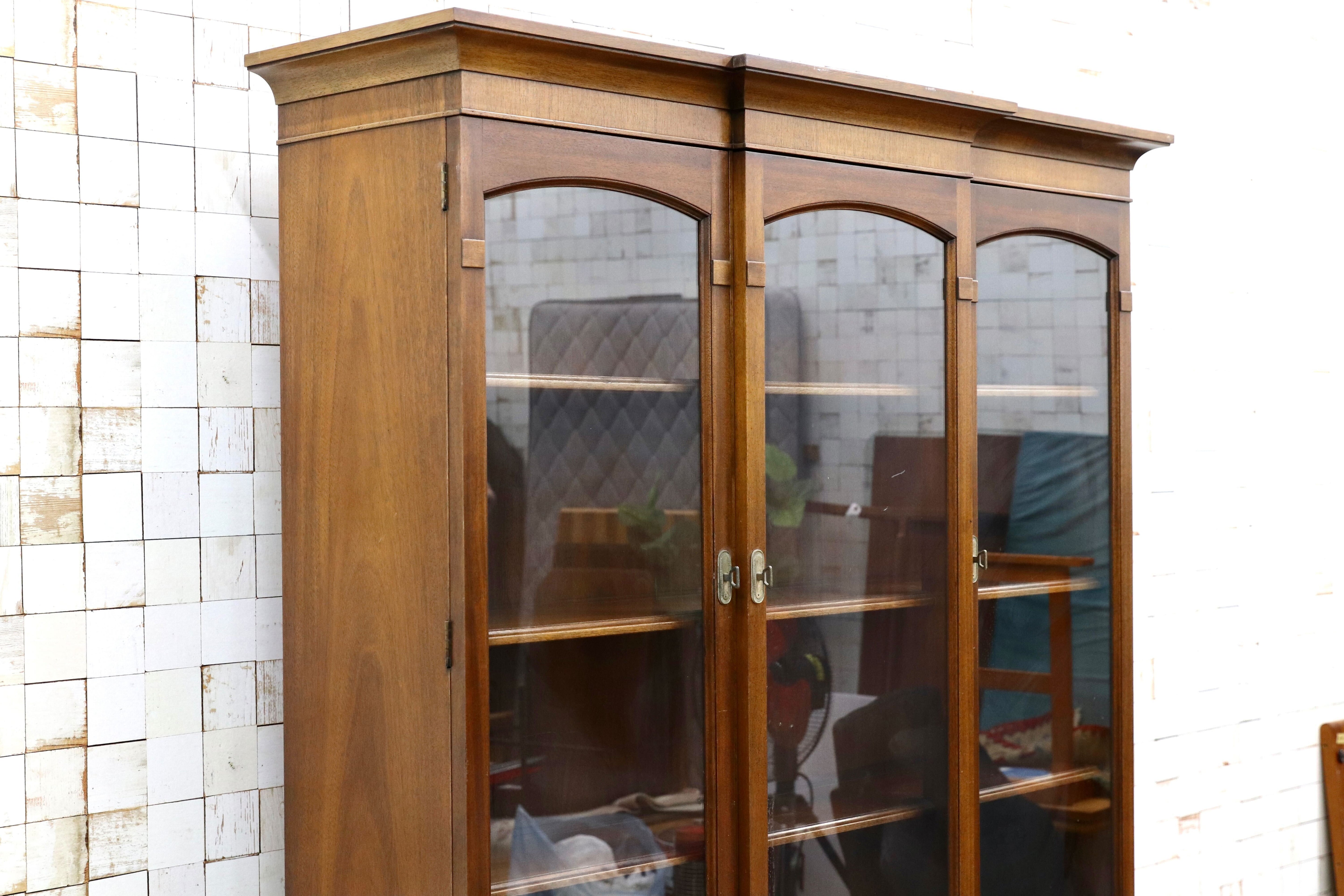 GMHO64○DREXEL HERITAGE / ドレクセルヘリテイジ Triune トライユン 食器棚 キャビネット 飾り棚 クラシック ヴィンテージ 定価約100万