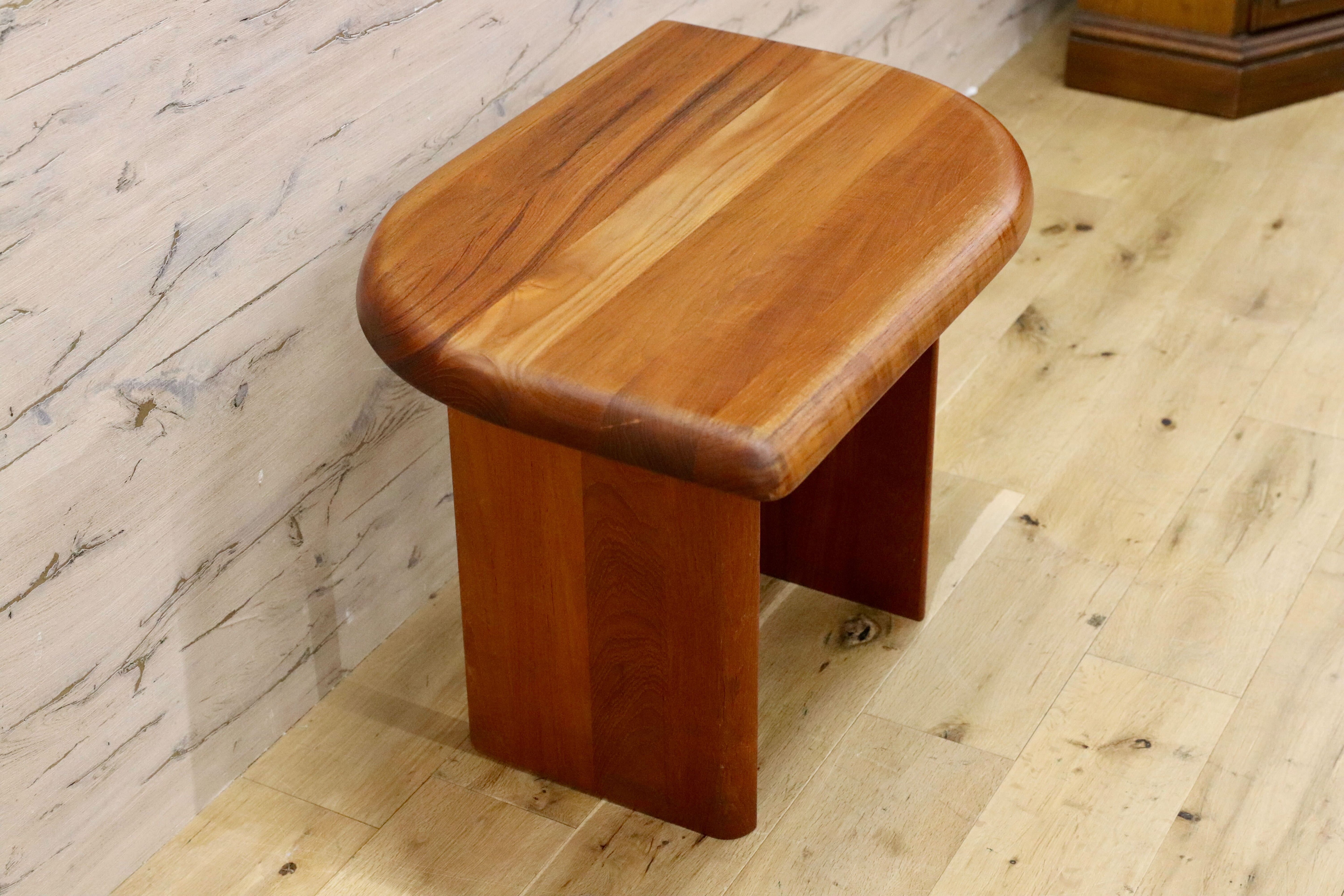 GMHK788A○北欧家具 北欧ヴィンテージ サイドテーブル コーヒーテーブル チーク無垢材 飾り台 花台 デンマーク製 検)デューロン