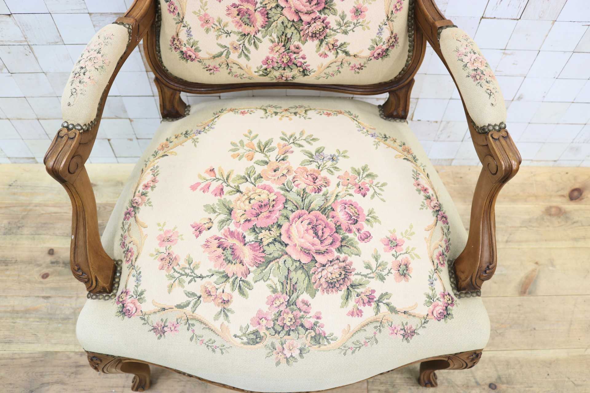 GMIS456A○西洋 アンティーク サロンチェア アームチェア 椅子 ファブリック 鋲打ち 猫脚 クラシック エレガント ロココ調 ヨーロピアン