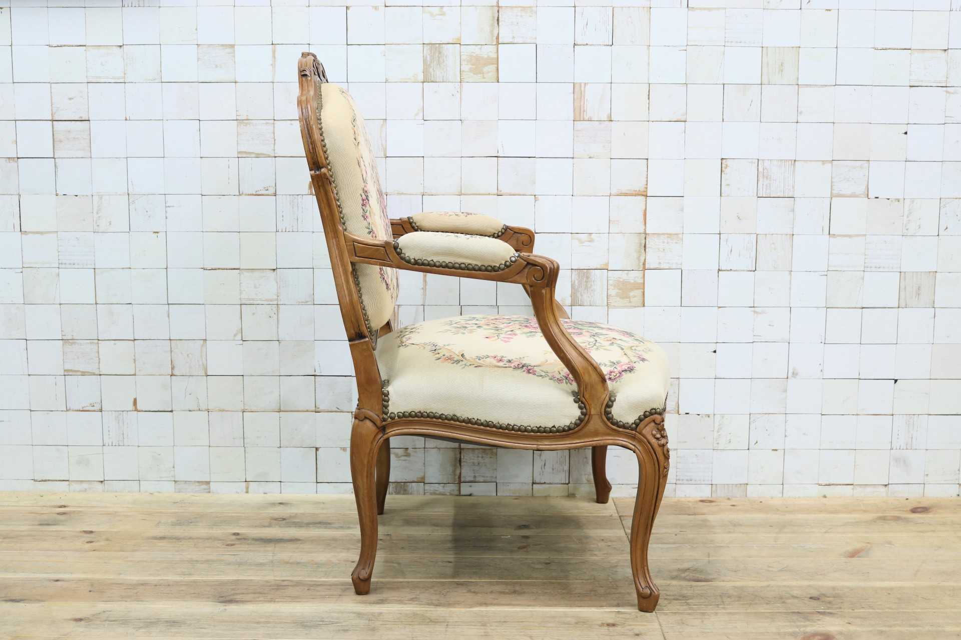 GMIS456A○西洋 アンティーク サロンチェア アームチェア 椅子 ファブリック 鋲打ち 猫脚 クラシック エレガント ロココ調 ヨーロピアン