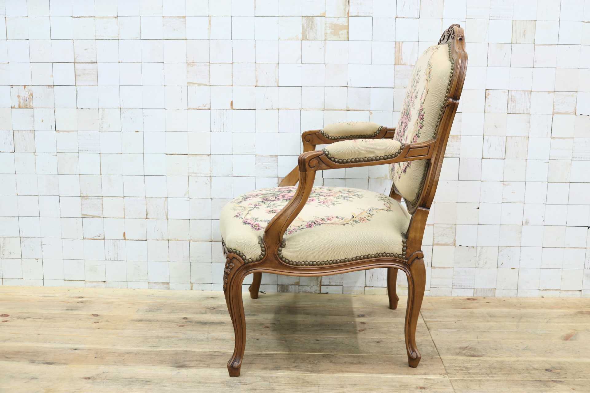 GMIS456A○西洋 アンティーク サロンチェア アームチェア 椅子 ファブリック 鋲打ち 猫脚 クラシック エレガント ロココ調 ヨーロピアン