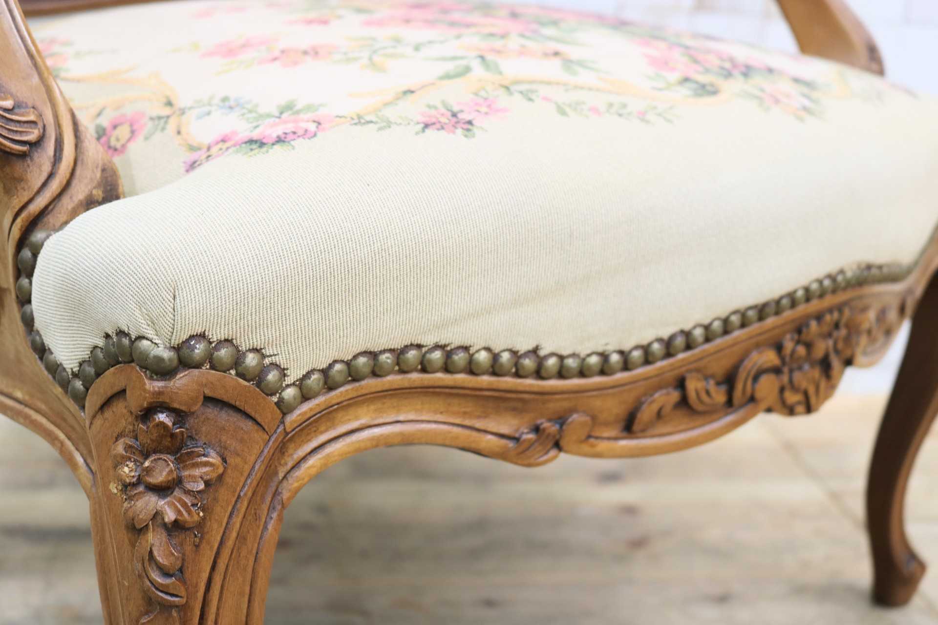 GMIS456A○西洋 アンティーク サロンチェア アームチェア 椅子 ファブリック 鋲打ち 猫脚 クラシック エレガント ロココ調 ヨーロピアン